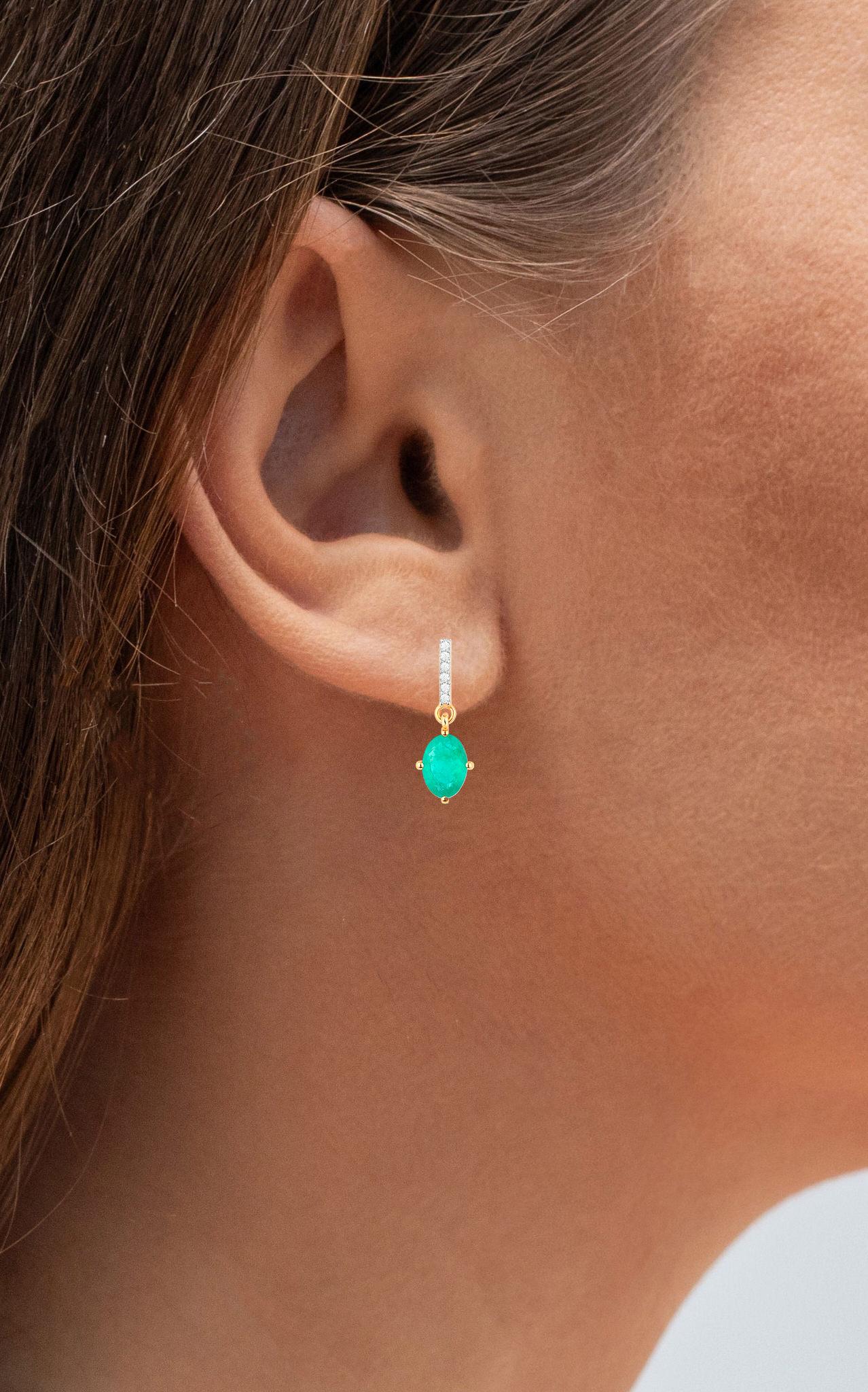 Contemporary Zambian Emerald Dangle Earrings Diamonds 1.5 Carats 10K Yellow Gold For Sale