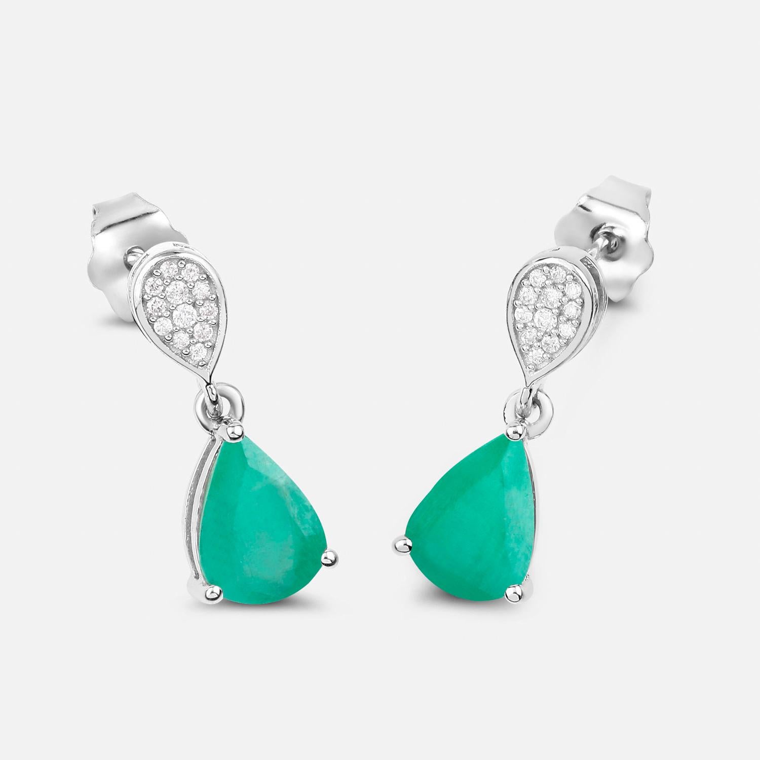 Taglio a goccia Zambian Emerald Dangle Earrings Diamonds 2.26 Carats 10K White Gold in vendita