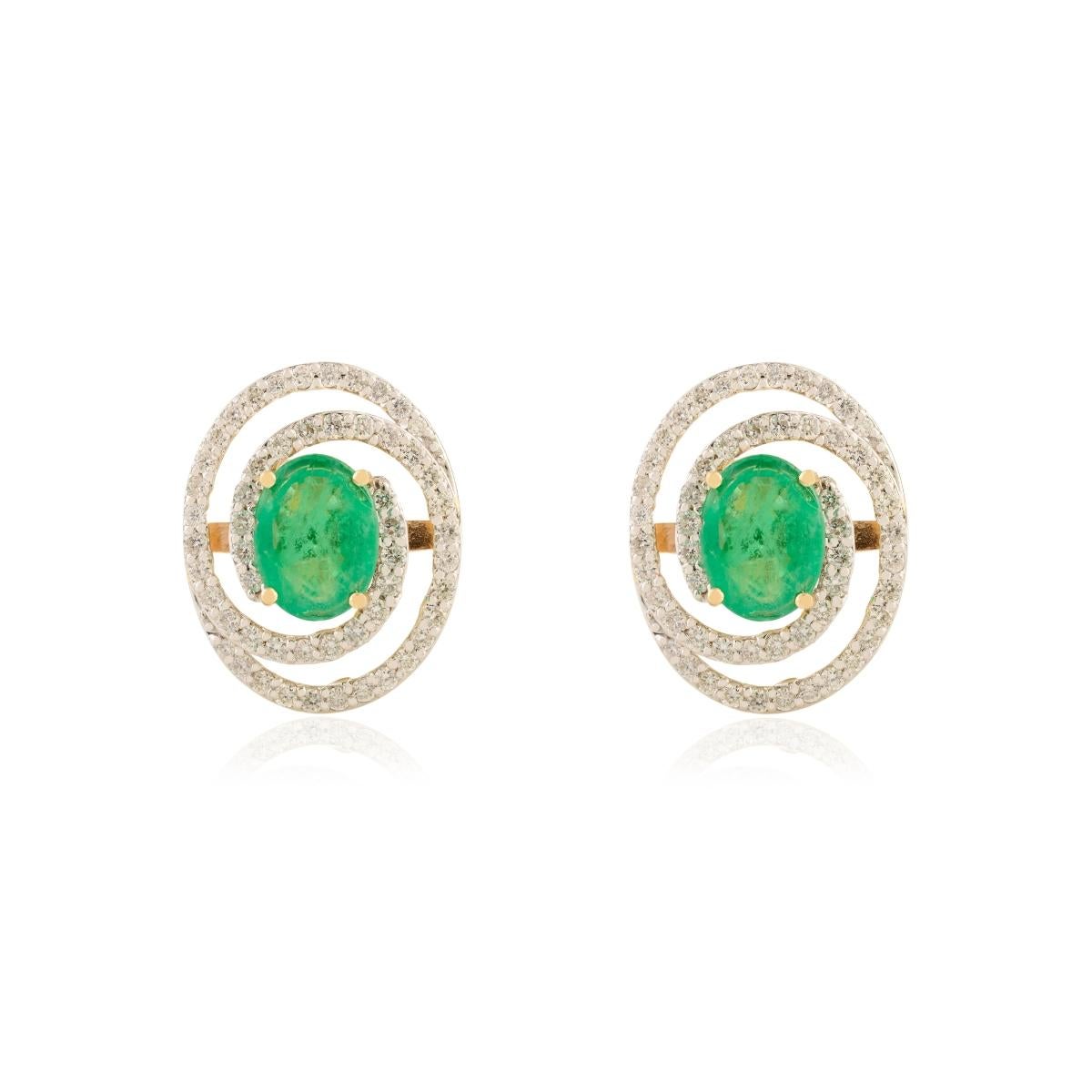 Boucles d'oreilles en or jaune 18 carats avec double halo d'émeraudes et de diamants de Zambie Neuf - En vente à New York, NY
