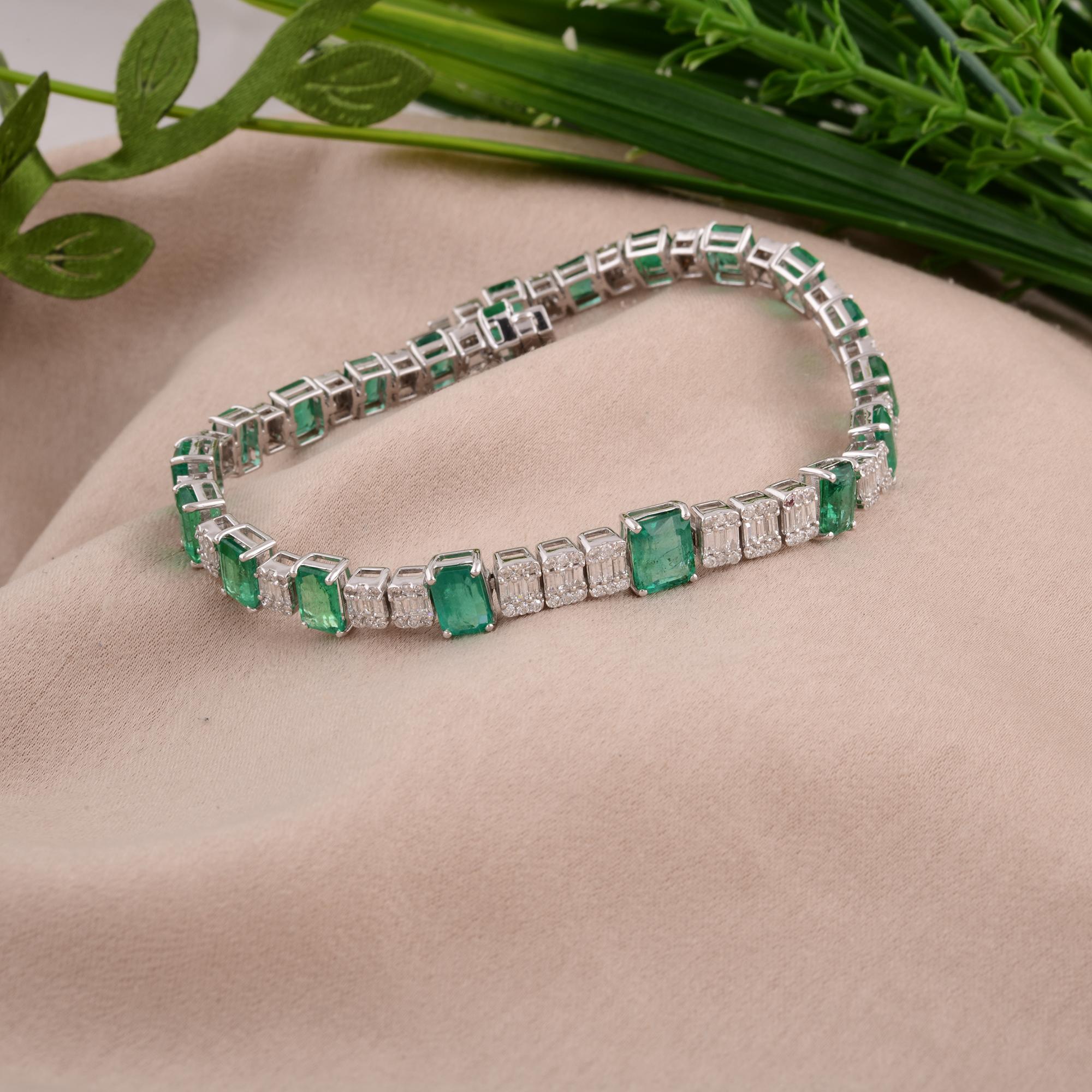 Bracelet de tennis en or blanc 18 carats avec émeraude zambienne et diamant Bijoux fins Neuf - En vente à Diera, Dubai