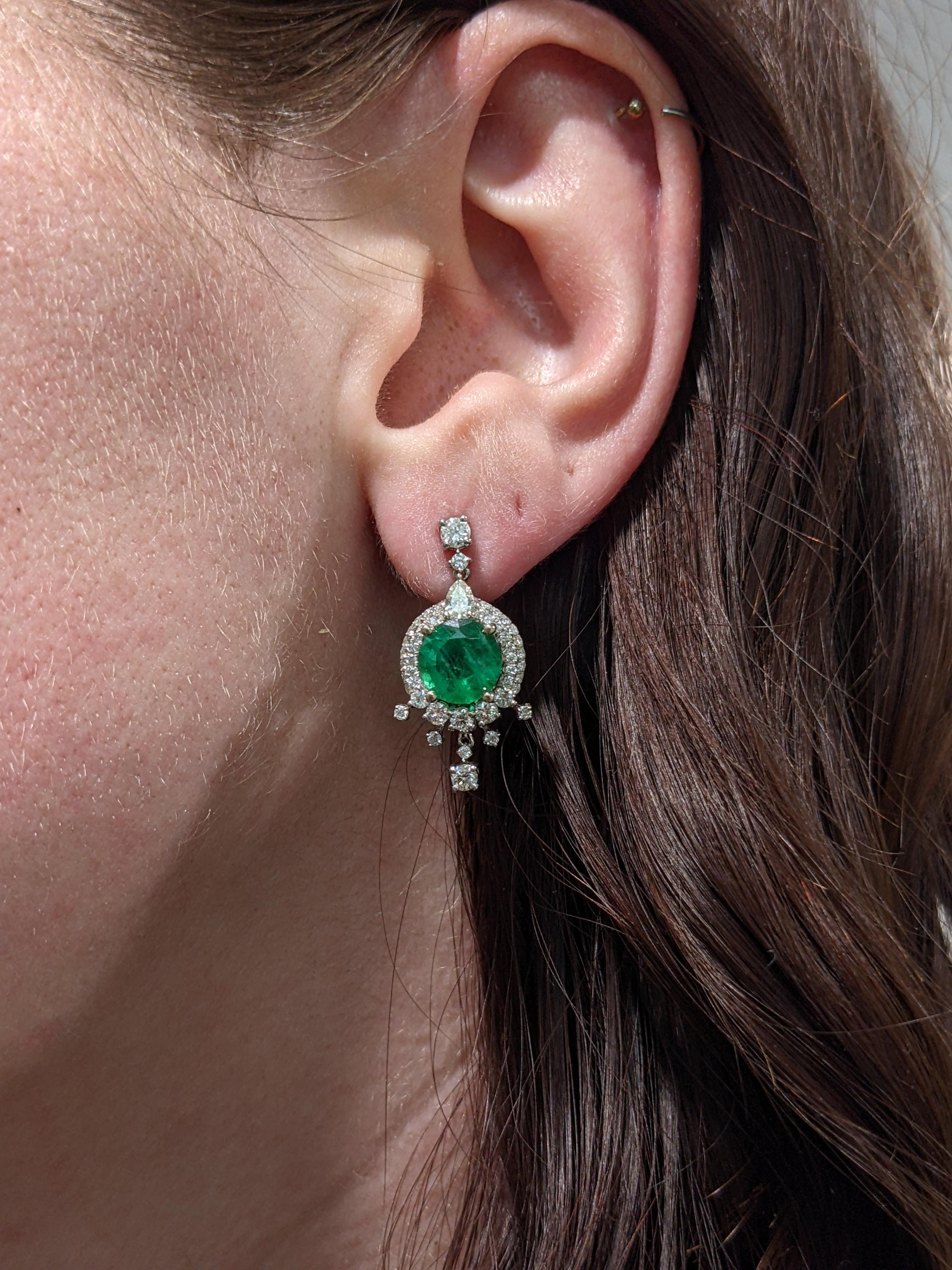 Zambian Emerald Drop Earrings in 14k Solid White Gold with Natural Diamonds In New Condition For Sale In Columbus, OH