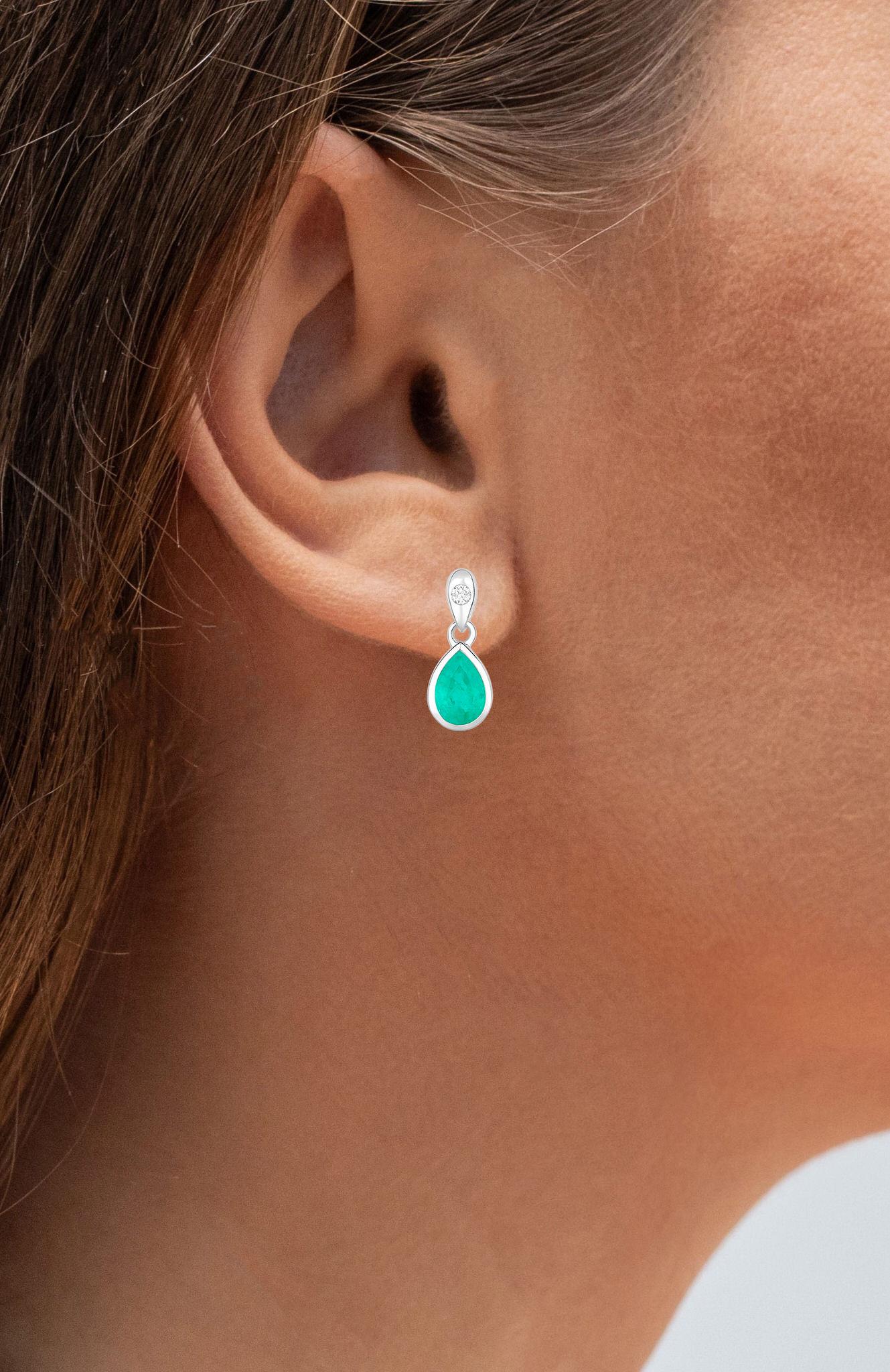 Zambian Emerald Earrings Diamonds 1.34 Carats 10K White Gold in vendita 1