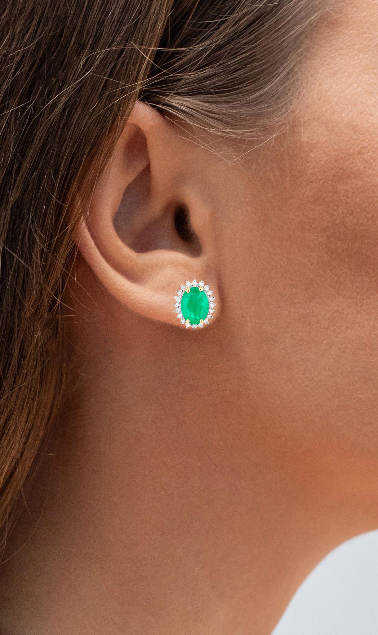 Zambianische Smaragd-Ohrringe Diamanten Halo 2,65 Karat 10K Gelbgold (Zeitgenössisch) im Angebot