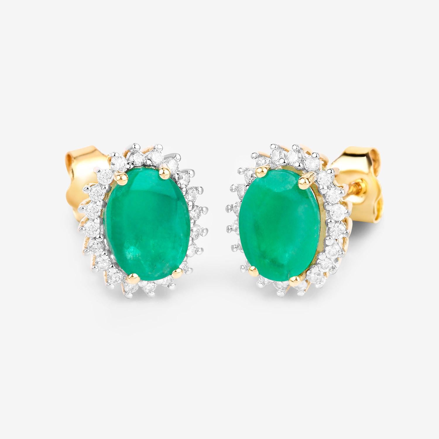 Zambianische Smaragd-Ohrringe Diamanten Halo 2,65 Karat 10K Gelbgold im Zustand „Hervorragend“ im Angebot in Aliso Viejo, CA