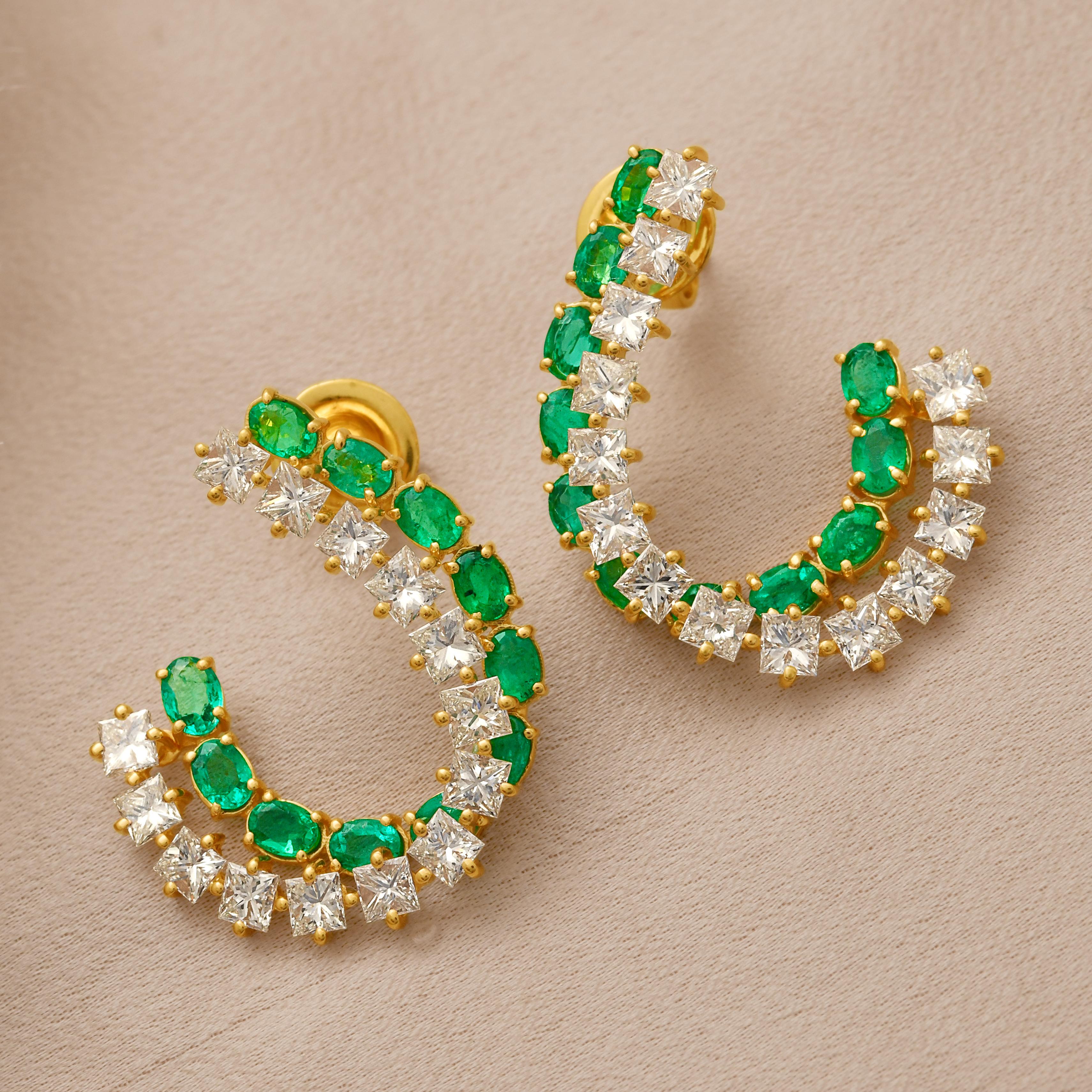 Modern Natural Emerald Earrings Princess Cut Diamond 18 Karat Yellow Gold Fine Jewelry For Sale