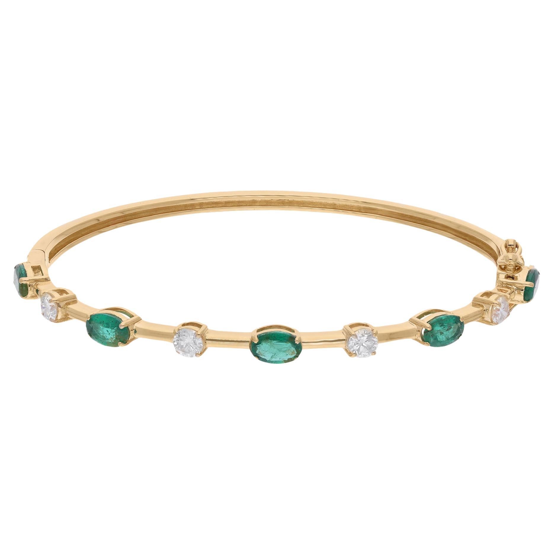 Zambian Emerald Gemstone Bangle SI/HI Diamond Fine Bracelet 18 Karat Yellow Gold For Sale