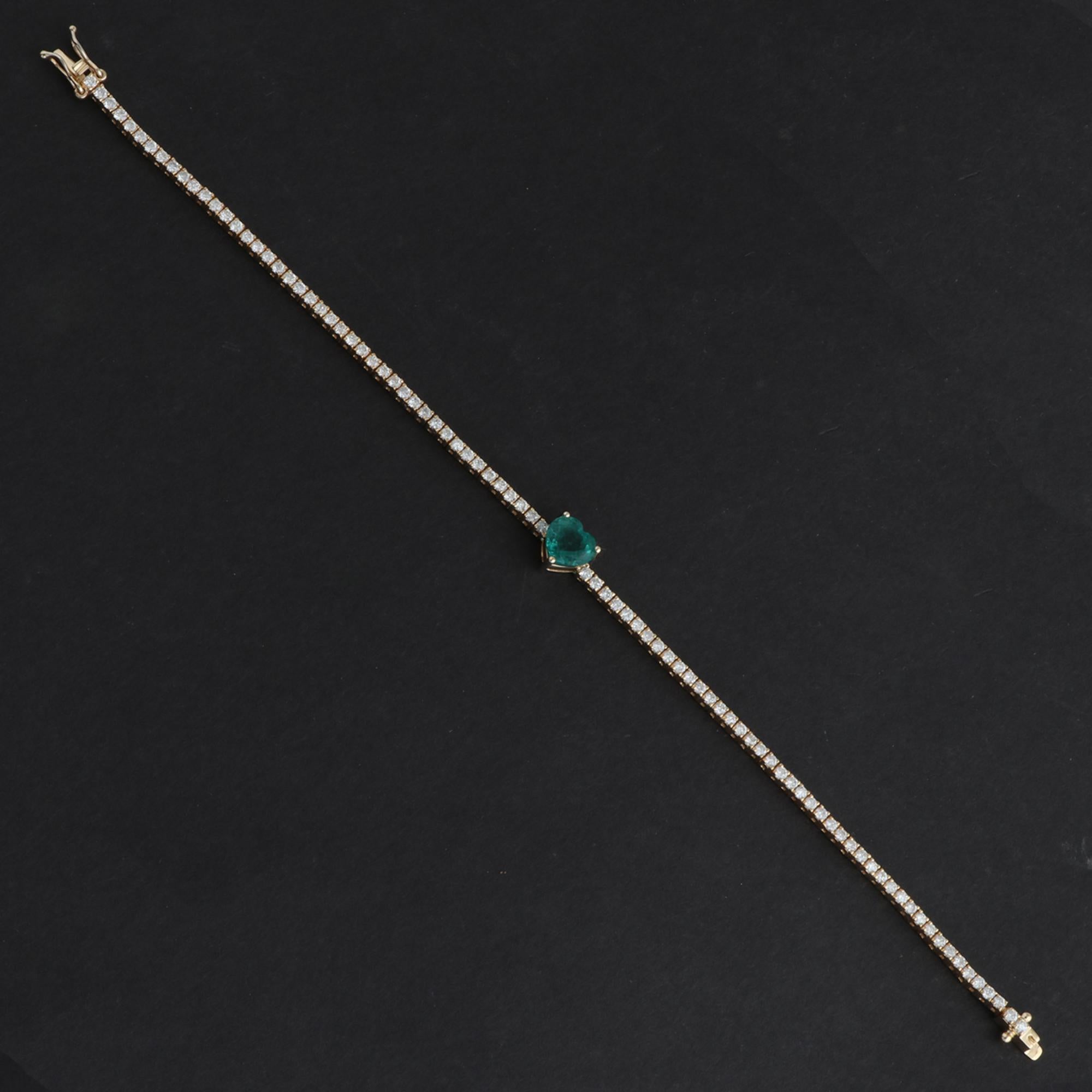 Modern Zambian Emerald Gemstone Bracelet Diamond 18 Karat Yellow Gold Handmade Jewelry For Sale