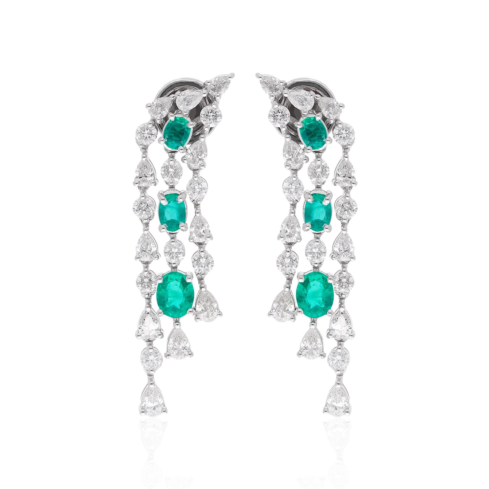 Pendientes de diamantes esmeralda, Pendientes de diamantes de oro auténtico blanco de 14k, Pendientes de boda colgantes, Pendientes de candelabro de novia, Pendientes largos de piedras preciosas

Estos delicados pendientes de diamantes son una