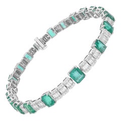 Bracelet breloque en or blanc 14 carats avec émeraudes de Zambie et diamants