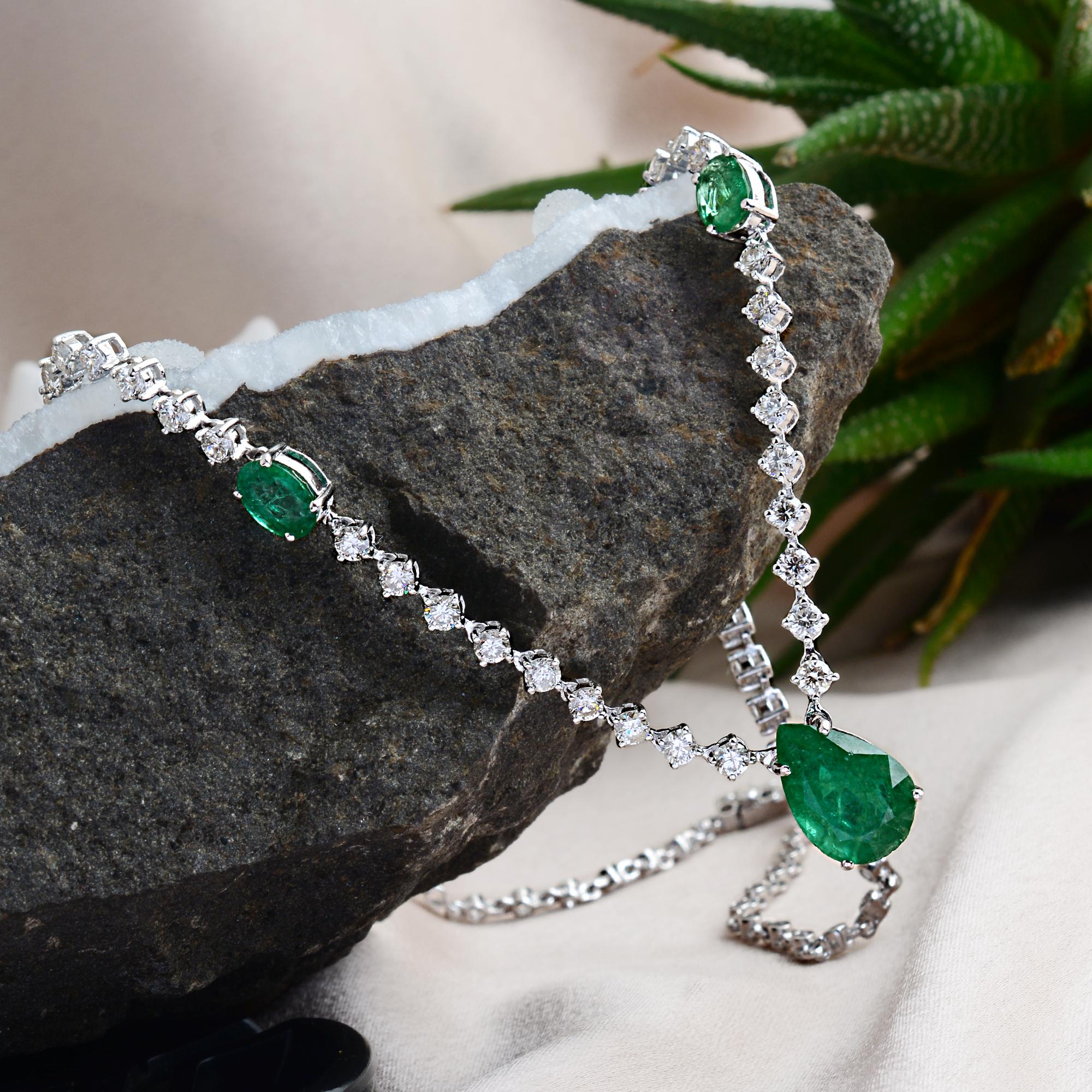 Modern Natural Emerald Gemstone Charm Pendant Necklace Solid 18k White Gold Diamond For Sale