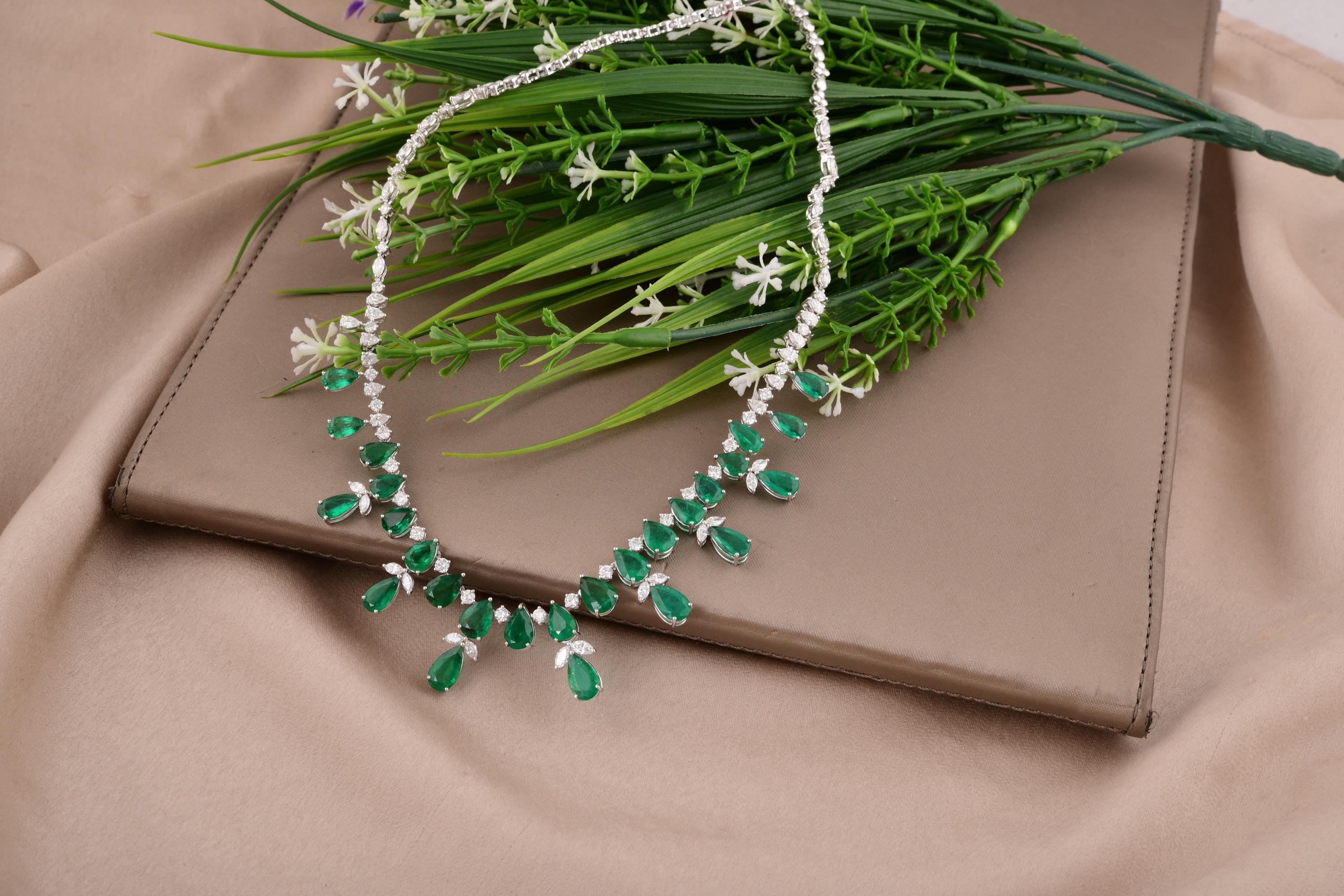 Zambian Emerald Gemstone Choker Necklace Diamond 18 Karat White Gold Jewelry For Sale 2