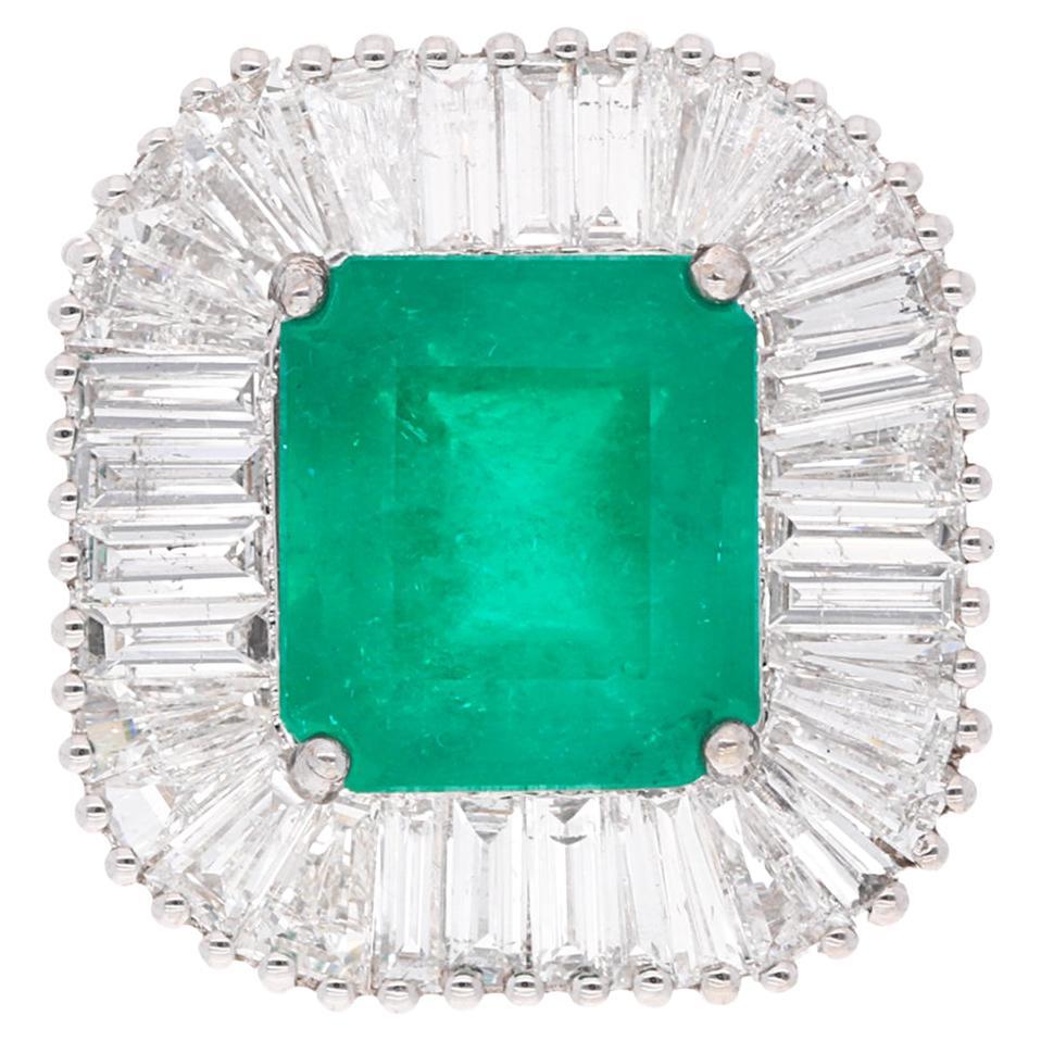 For Sale:  Natural Emerald Gemstone Cocktail Ring Baguette Diamond 18k White Gold Jewelry