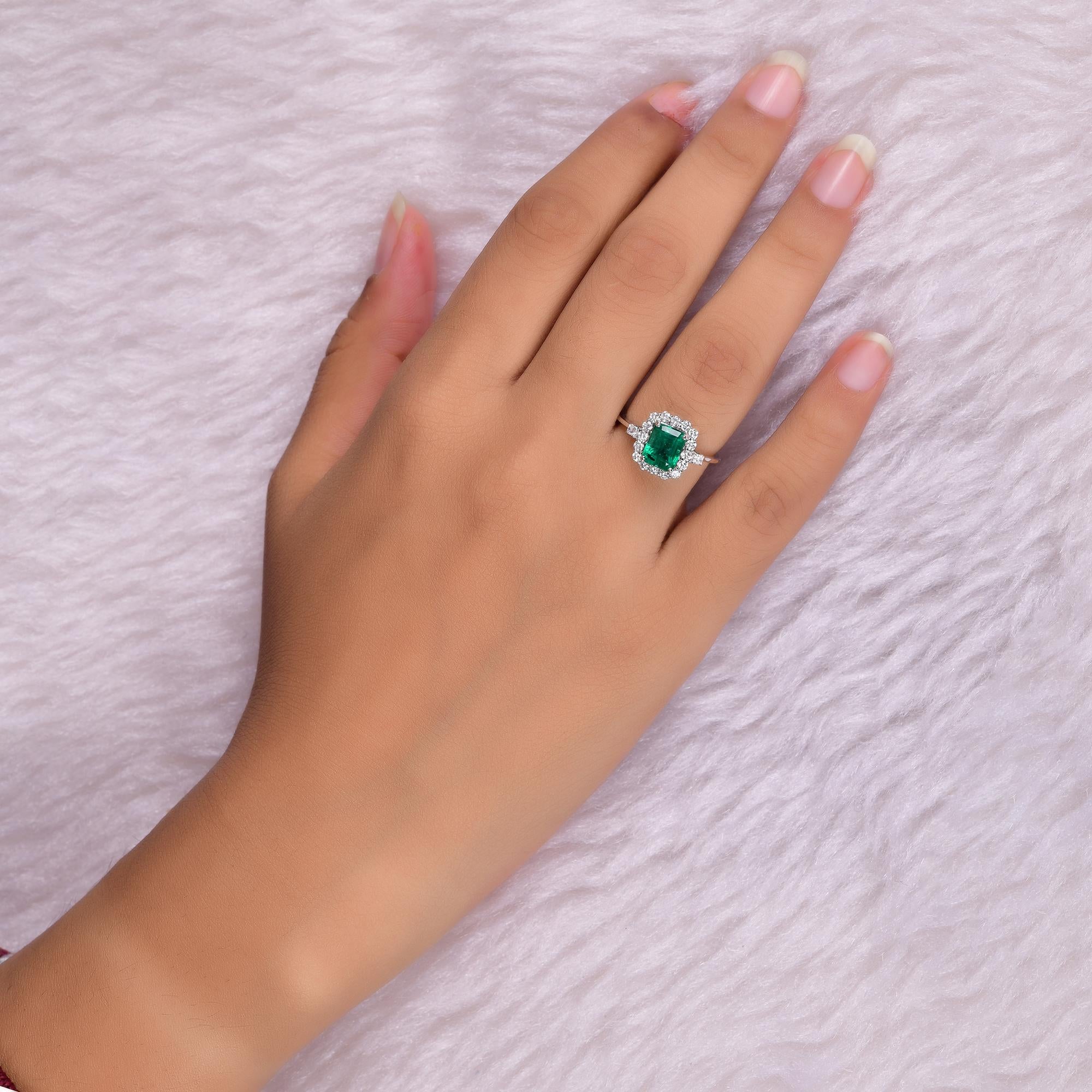 Zambian Emerald Gemstone Cocktail Ring Diamond 14 Karat White Gold Fine Jewelry In New Condition For Sale In Diera, Dubai