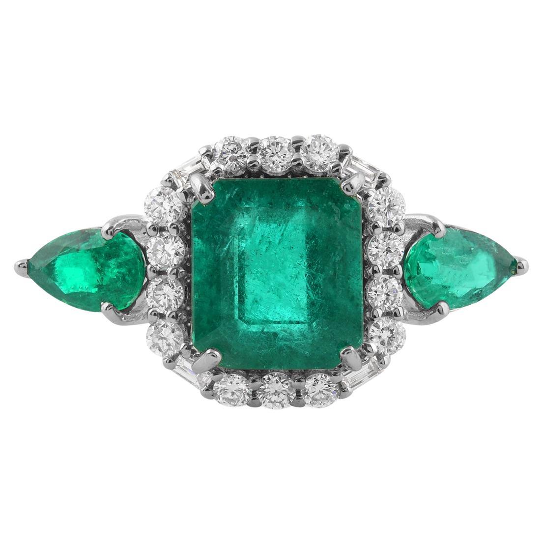 Anello cocktail con pietra smeraldo dello Zambia, diamante, oro bianco 14 carati Gioielli di pregio