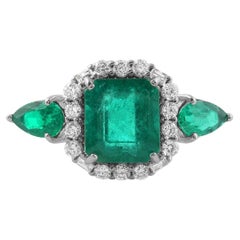 Zambianischer Smaragd-Edelstein-Cocktailring aus 14 Karat Weißgold mit Diamanten