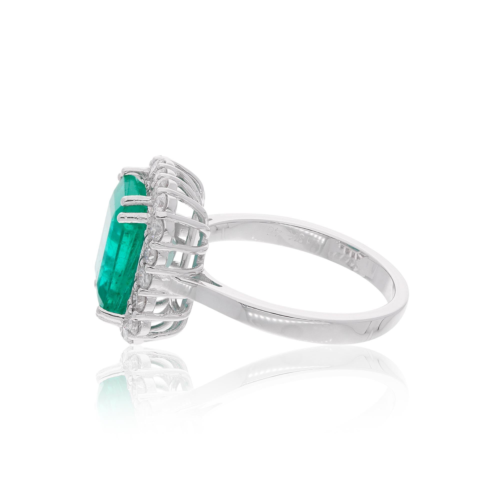 For Sale:  Natural Emerald Gemstone Cocktail Ring Diamond 18 Karat White Gold Fine Jewelry 2