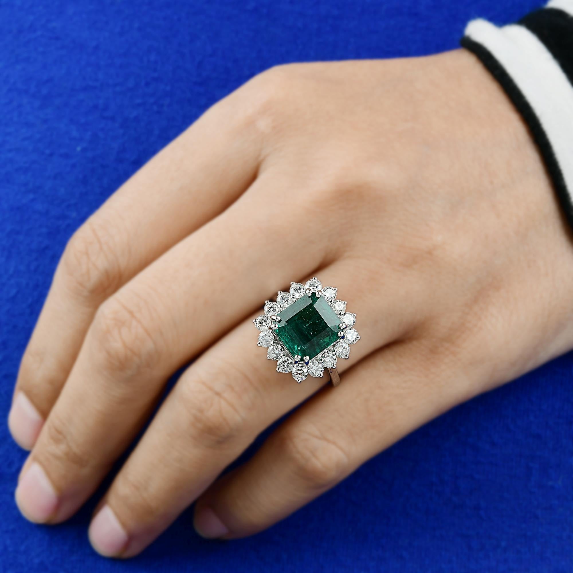 Modern Natural Emerald Gemstone Cocktail Ring Diamond 18 Karat White Gold Fine Jewelry For Sale