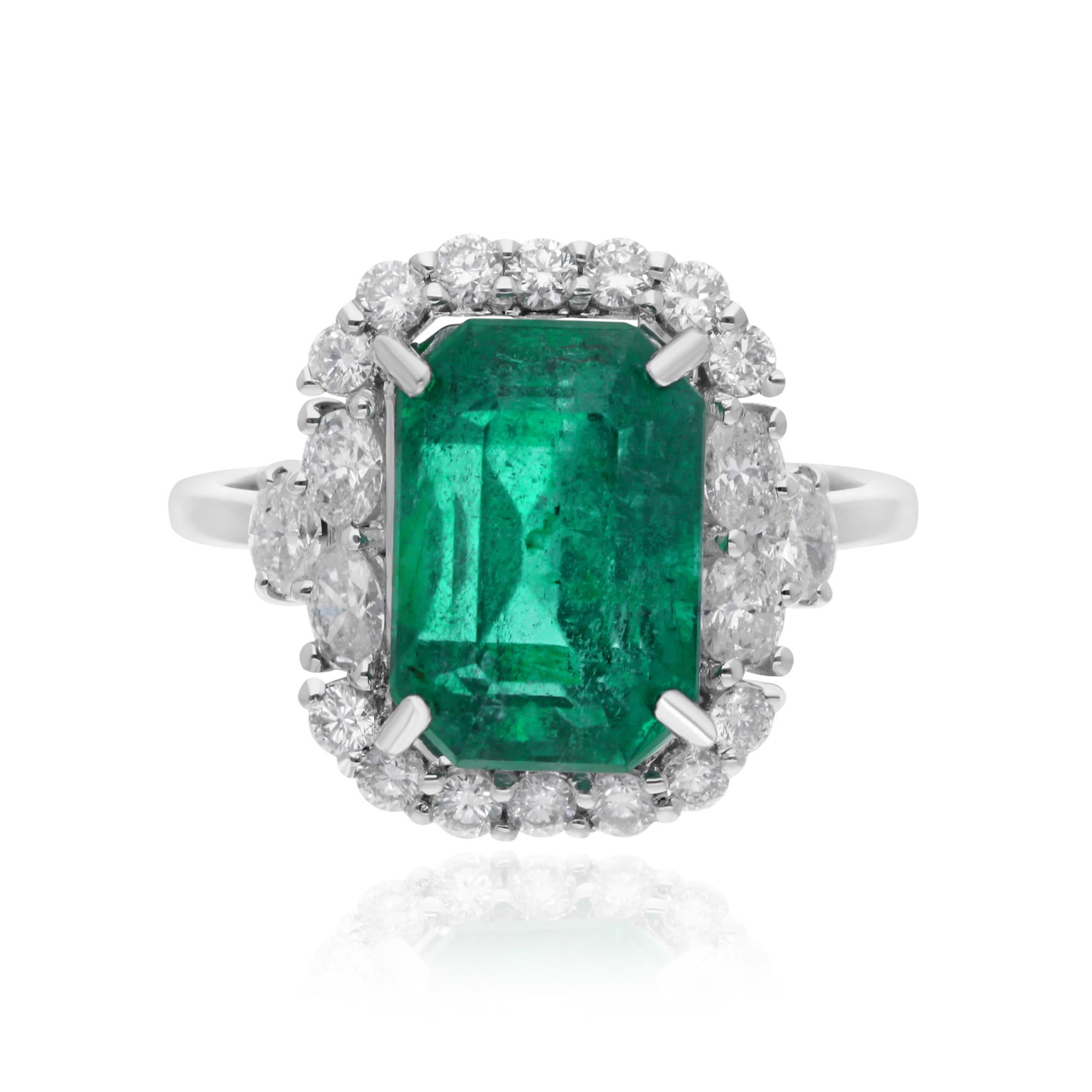Im Angebot: Zambian Emerald Gemstone Cocktail Ring Diamond 18 Karat White Gold Fine Jewelry () 6