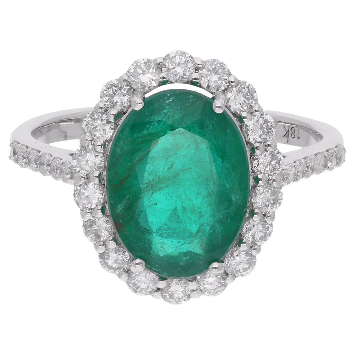 Zambianischer Smaragd-Edelstein-Cocktailring aus 18 Karat Weißgold mit Diamanten