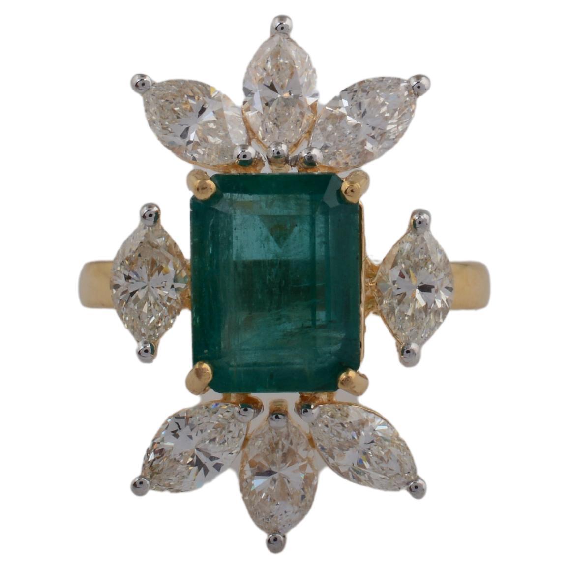 Natural Emerald Gemstone Cocktail Ring Diamond 18 Karat Yellow Gold Fine Jewelry For Sale 2
