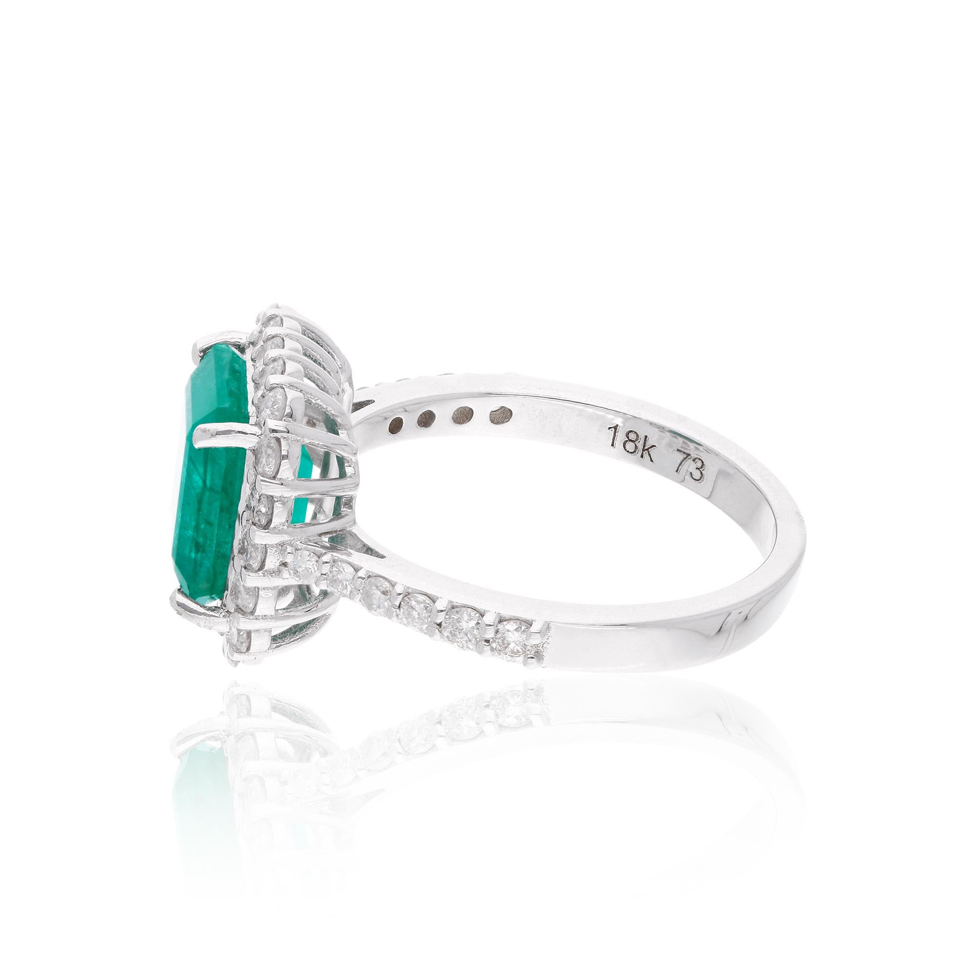 Modern Zambian Emerald Gemstone Cocktail Ring Diamond 18 Kt White Gold Handmade Jewelry For Sale