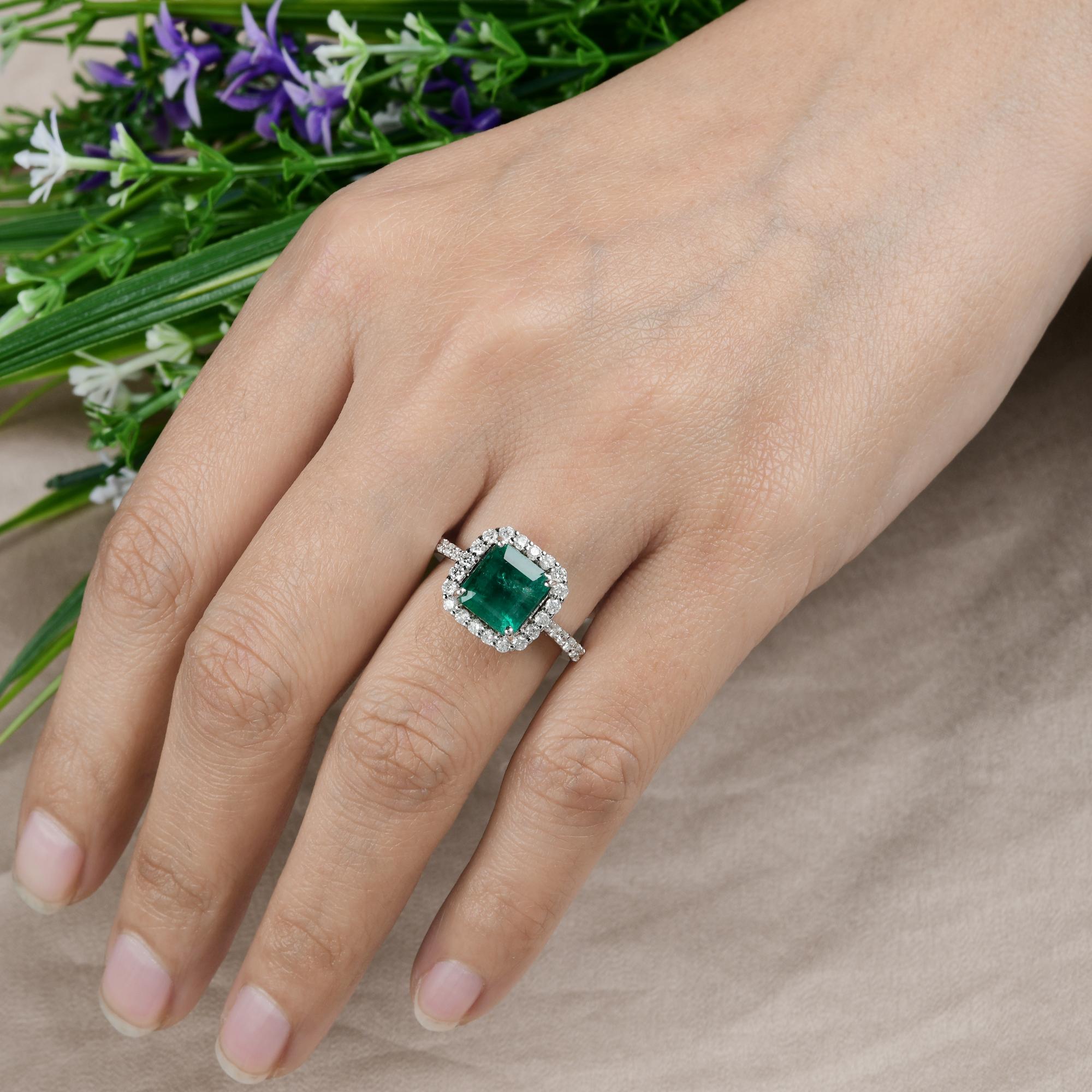 Women's Zambian Emerald Gemstone Cocktail Ring Diamond 18 Kt White Gold Handmade Jewelry For Sale