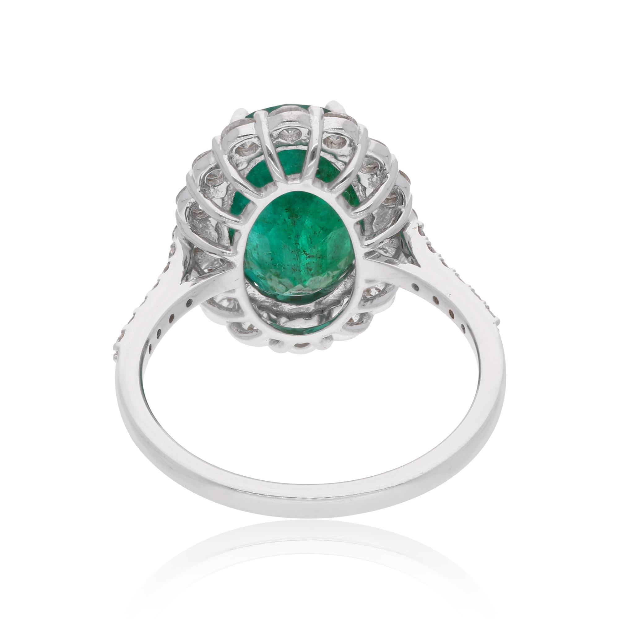 Women's Natural Emerald Gemstone Cocktail Ring Diamond Pave 18 Karat White Gold Jewelry For Sale