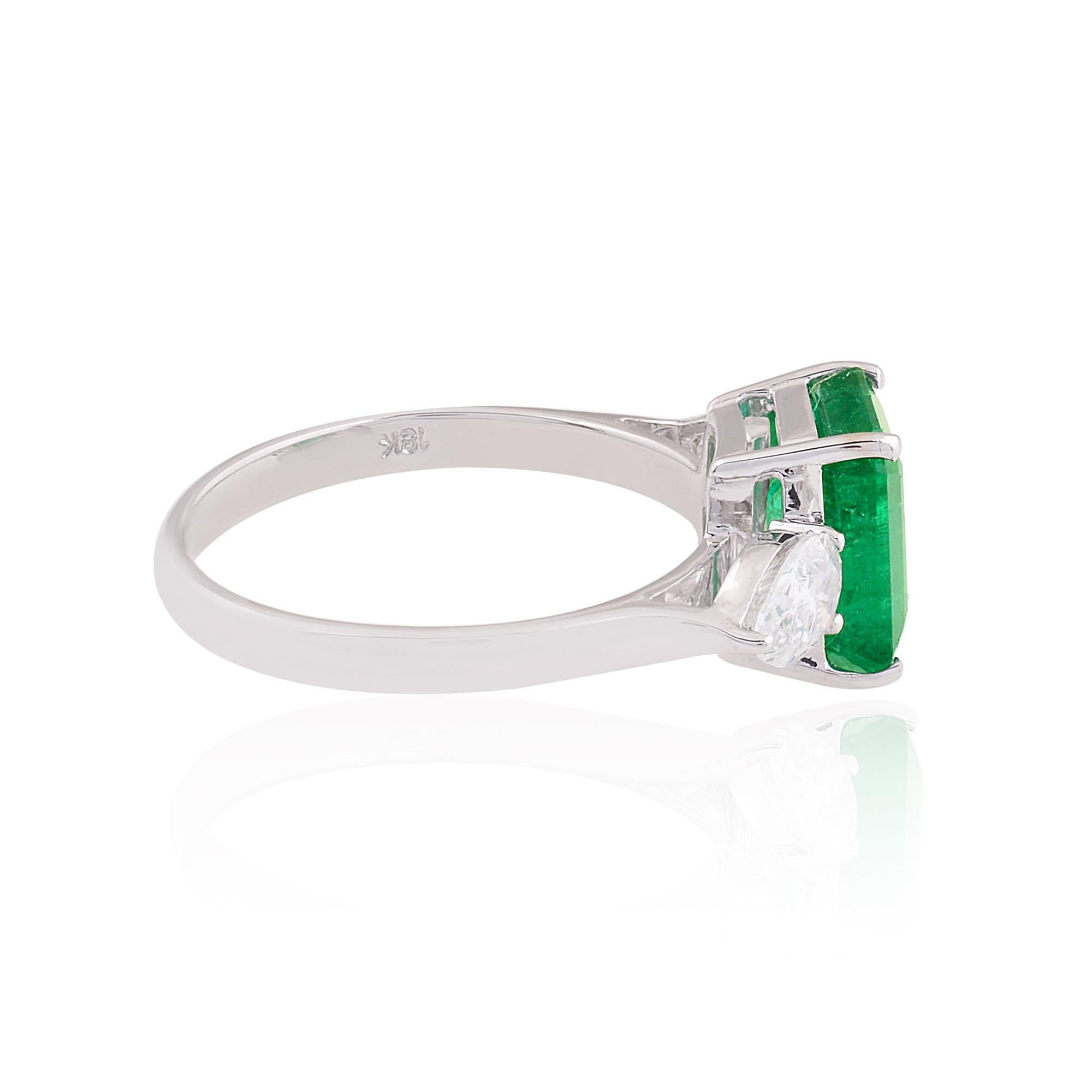For Sale:  Natural Emerald Gemstone Cocktail Ring Pear Diamond 18 Karat White Gold Jewelry 2