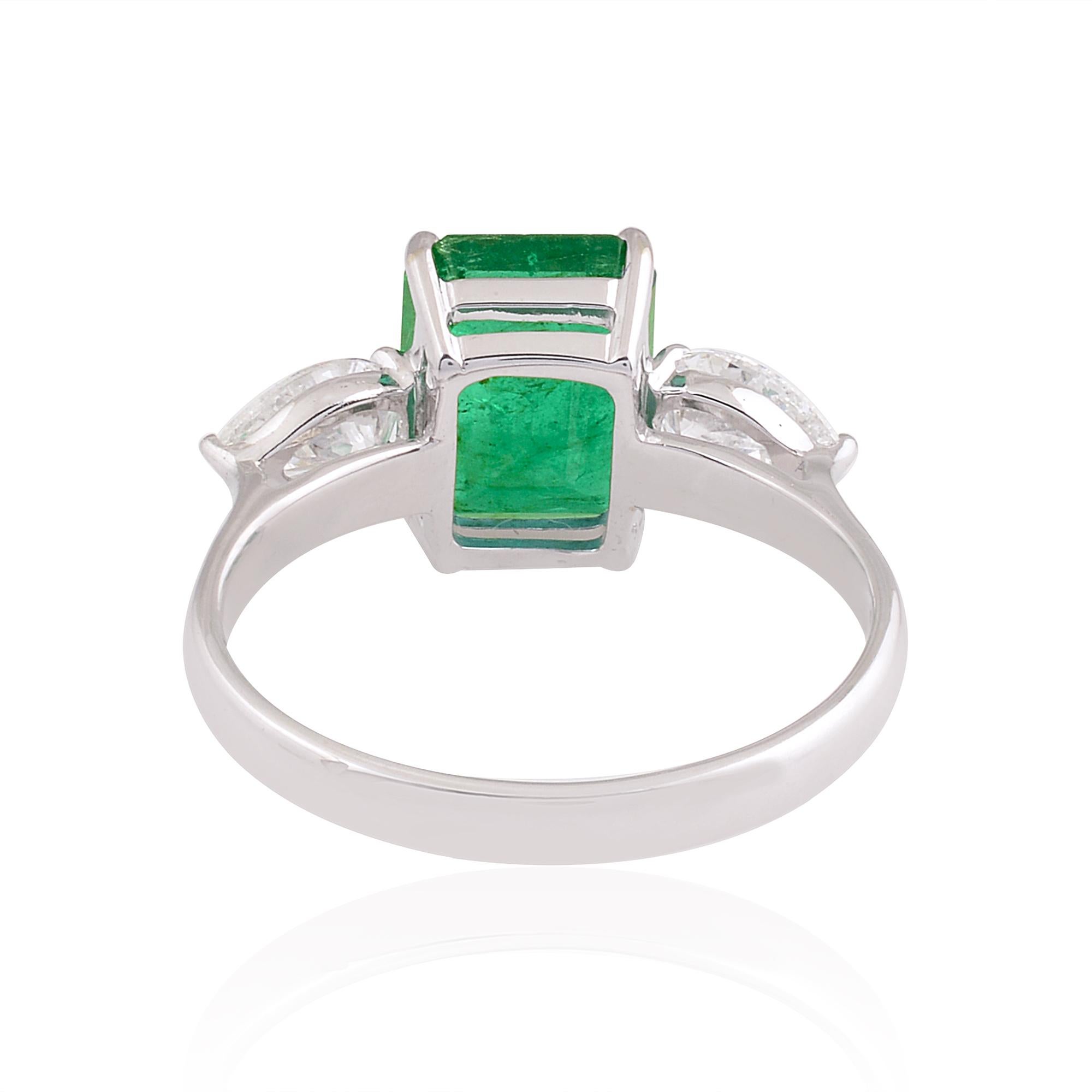 For Sale:  Natural Emerald Gemstone Cocktail Ring Pear Diamond 18 Karat White Gold Jewelry 3