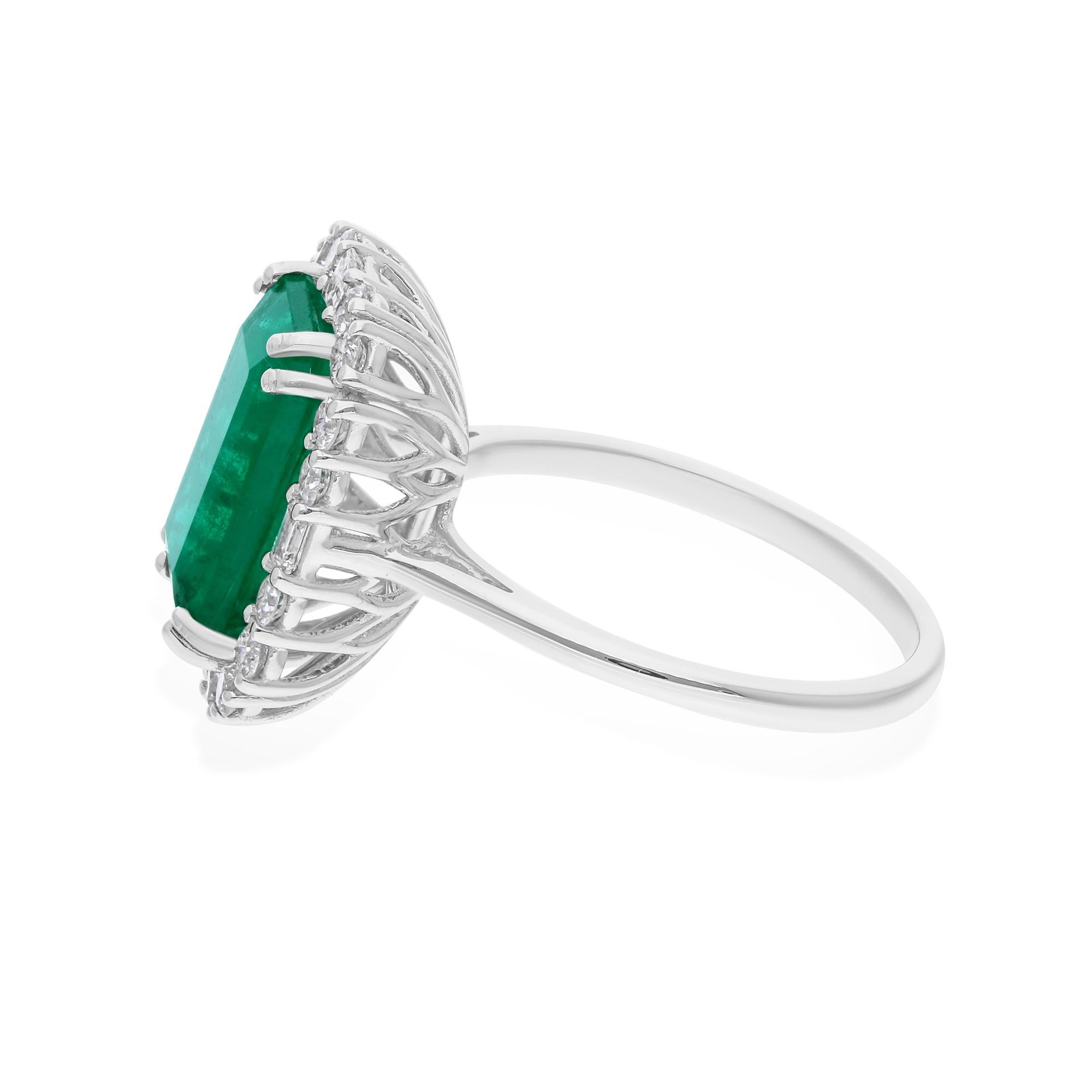 Modern Zambian Emerald Gemstone Cocktail Ring SI/H Diamond 14 Karat White Gold Jewelry For Sale