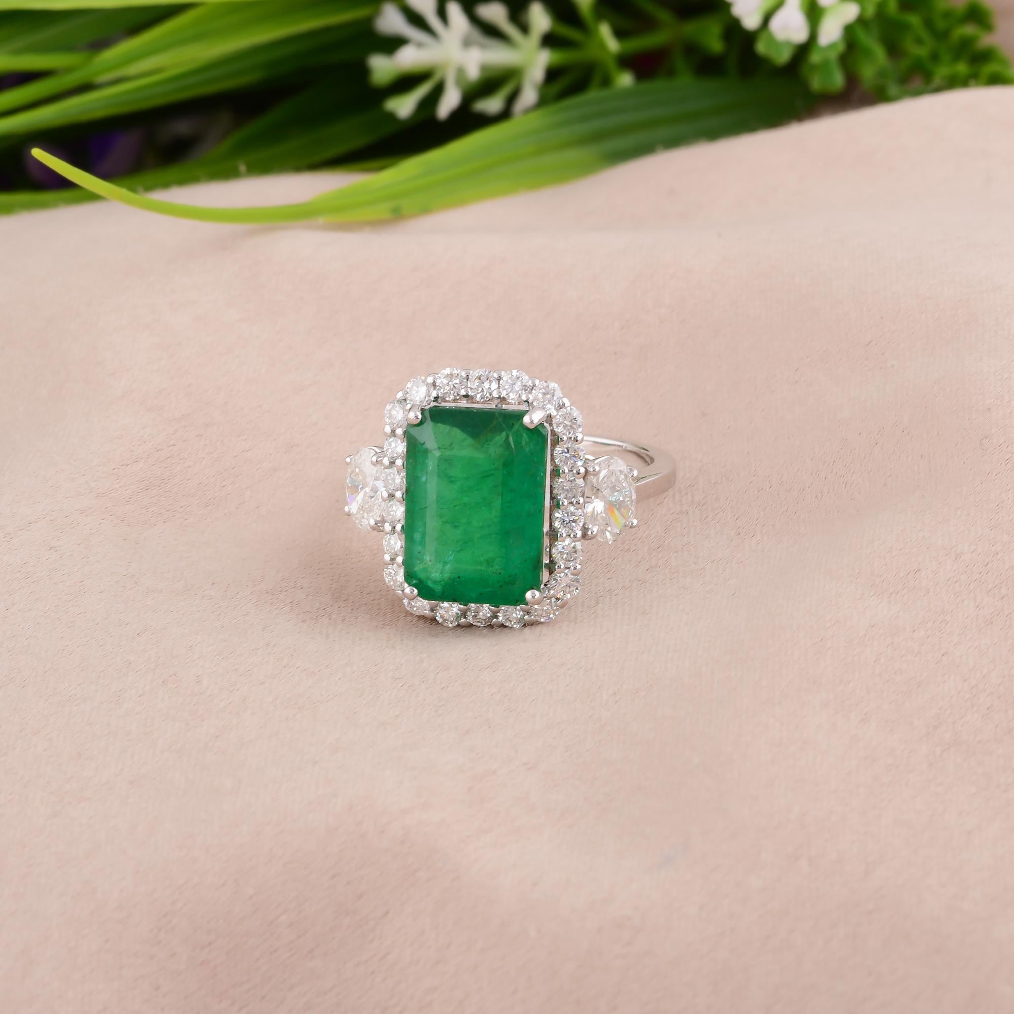 Esmeralda zambiana Anillo de cóctel SI/H Diamante Joyas de oro blanco de 18 quilates Moderno en venta