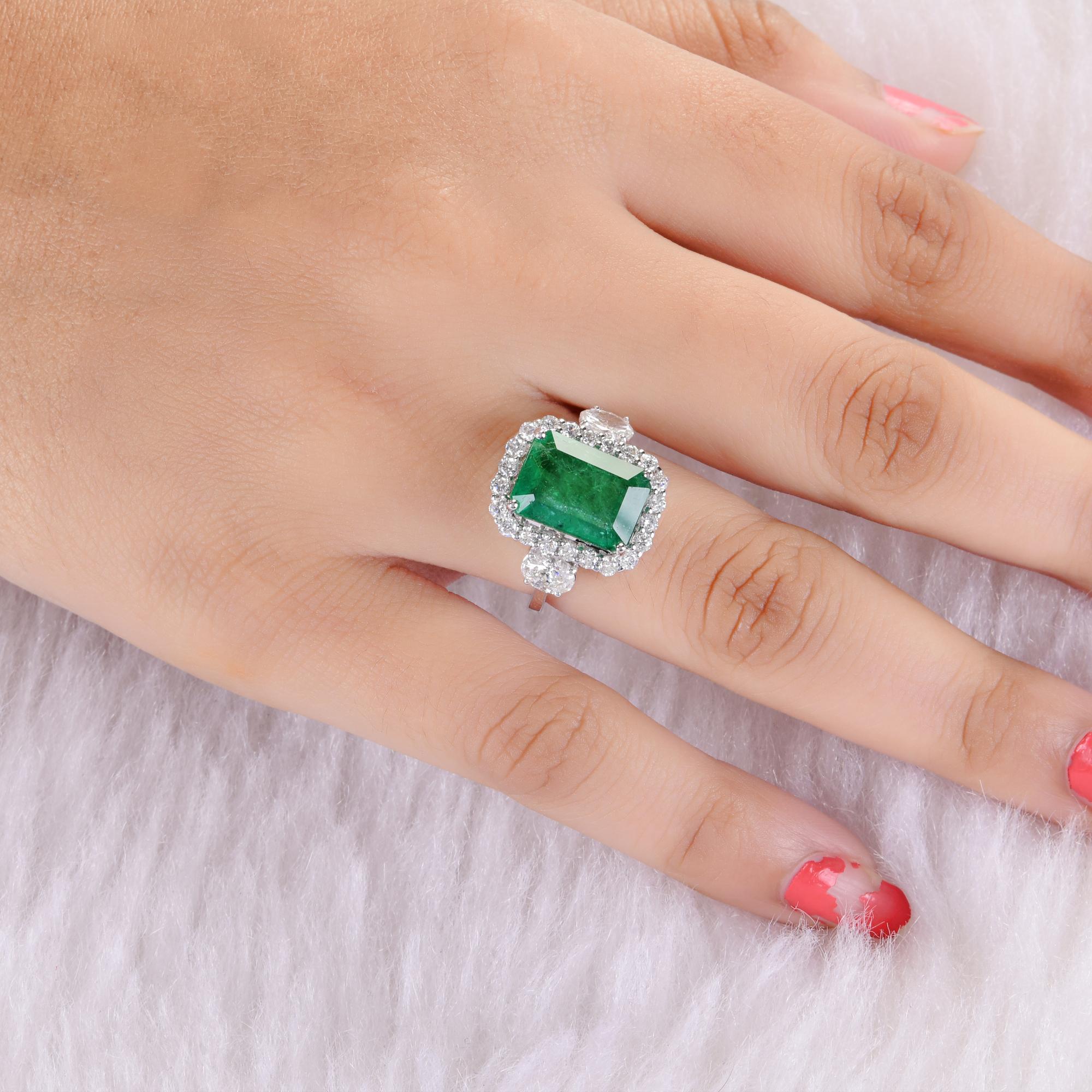 Esmeralda zambiana Anillo de cóctel SI/H Diamante Joyas de oro blanco de 18 quilates Corte esmeralda en venta