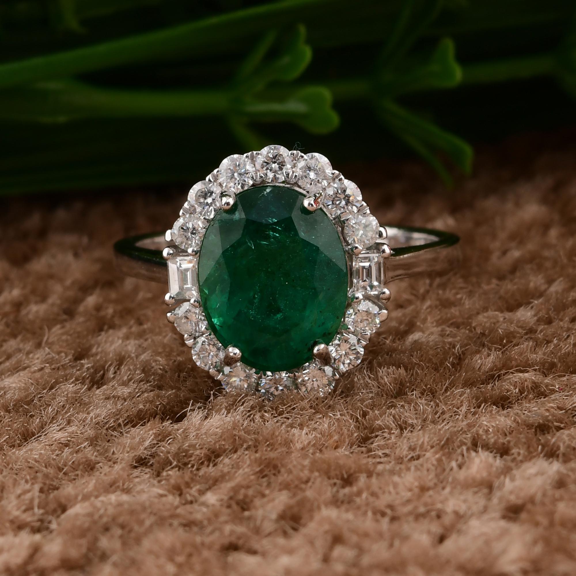 Esmeralda zambiana Anillo de cóctel SI/H Diamante Joyas de oro blanco de 18 quilates Corte oval en venta