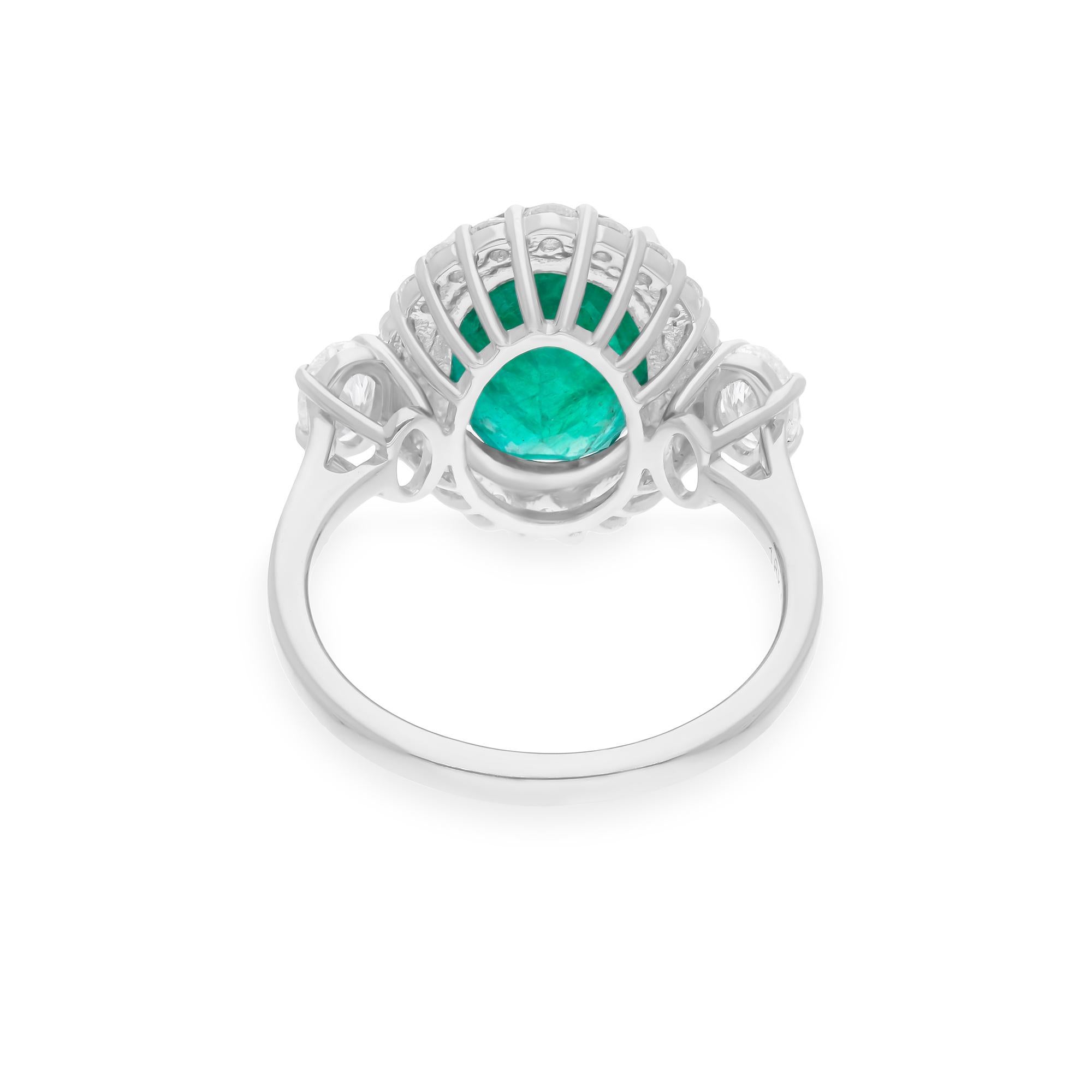 Zambian Emerald Gemstone Cocktail Ring SI/H Diamond 18 Karat White Gold Jewelry In New Condition For Sale In Diera, Dubai