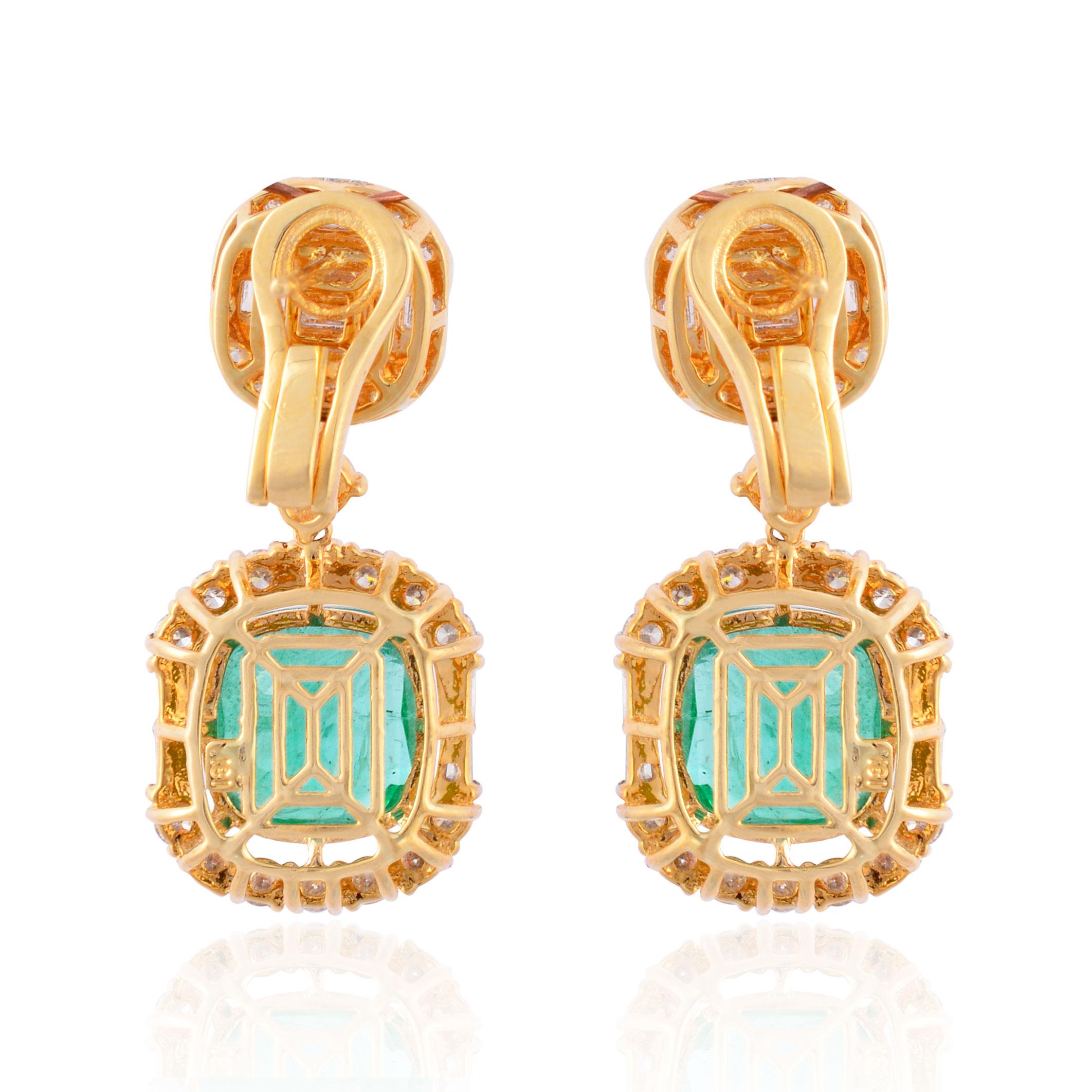 Modern Natural Emerald Gemstone Dangle Earrings Baguette Diamond 18 Karat Yellow Gold For Sale
