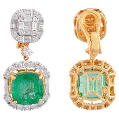 Natural Emerald Gemstone Dangle Earrings Baguette Diamond 18 Karat Yellow Gold
