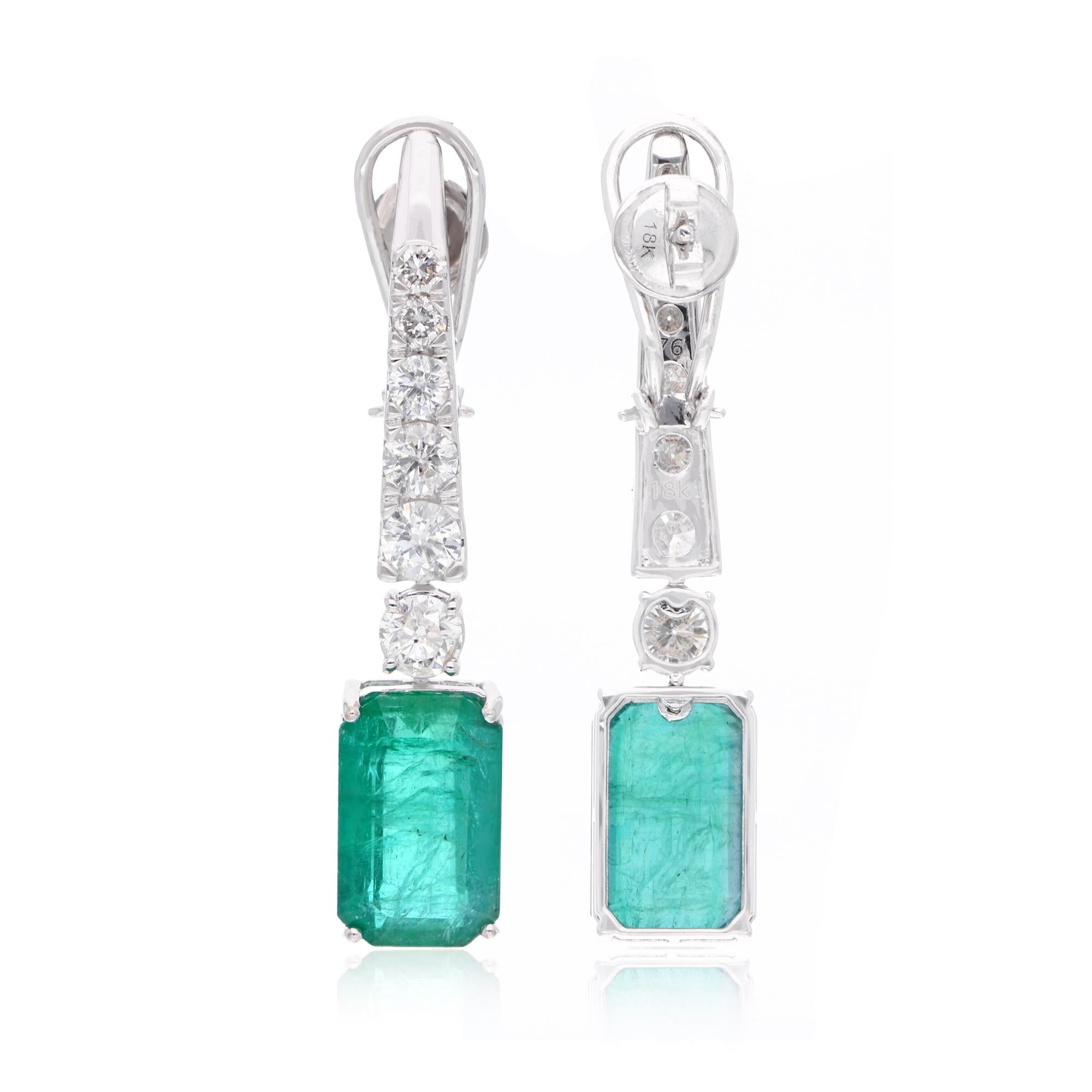 Item Code :- SEE-12635A
Gross Wt. :- 12.98 gm
Solid 18k White Gold Wt. :- 9.40 gm
Natural Diamond Wt. :- 3.06 Ct. ( AVERAGE DIAMOND CLARITY SI1-SI2 & COLOR H-I )
Emerald Wt. :- 14.84 Ct.
Earrings Size :- 45 mm approx.

✦