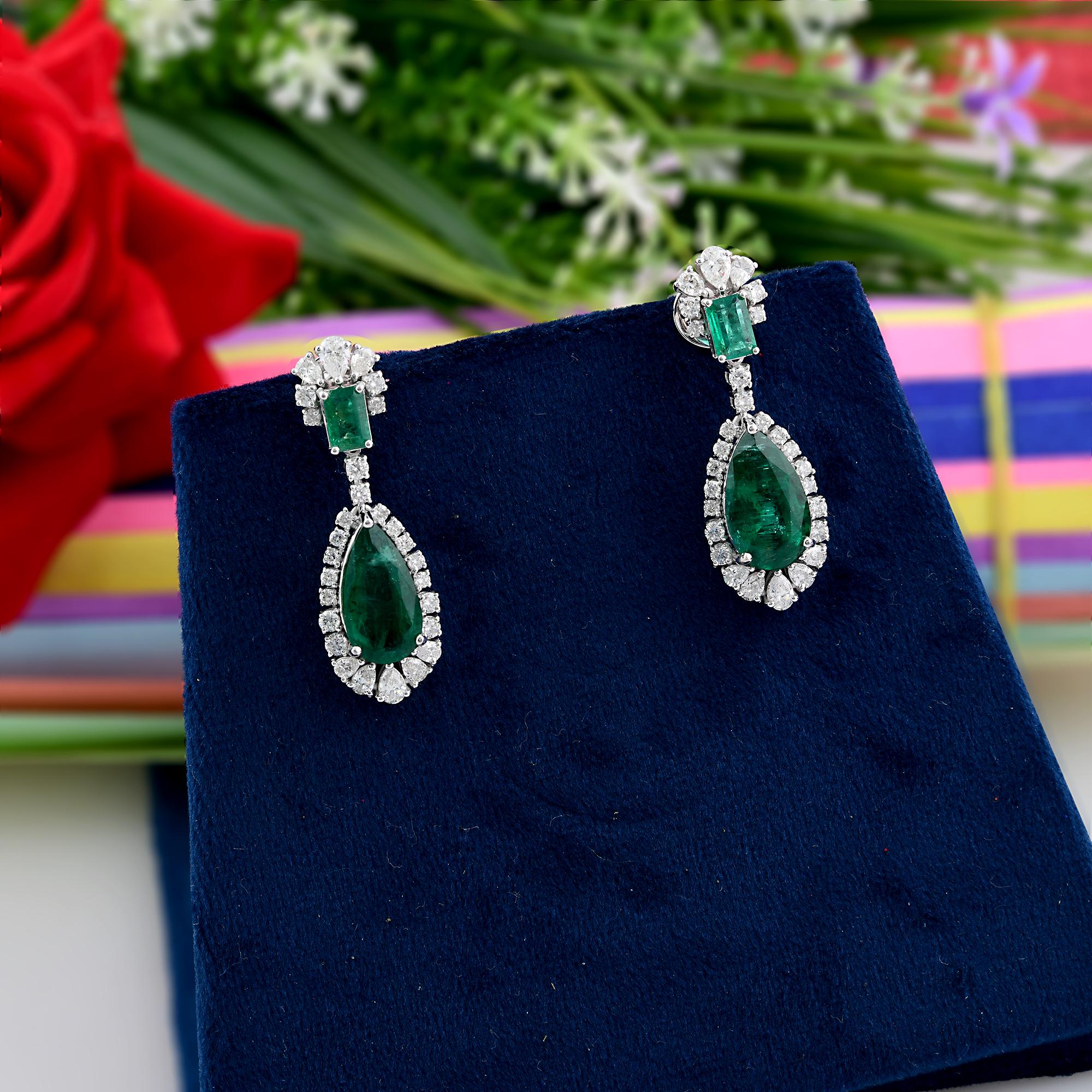 Women's Natural Emerald Gemstone Dangle Earrings Diamond 18 Karat White Gold Jewelry For Sale