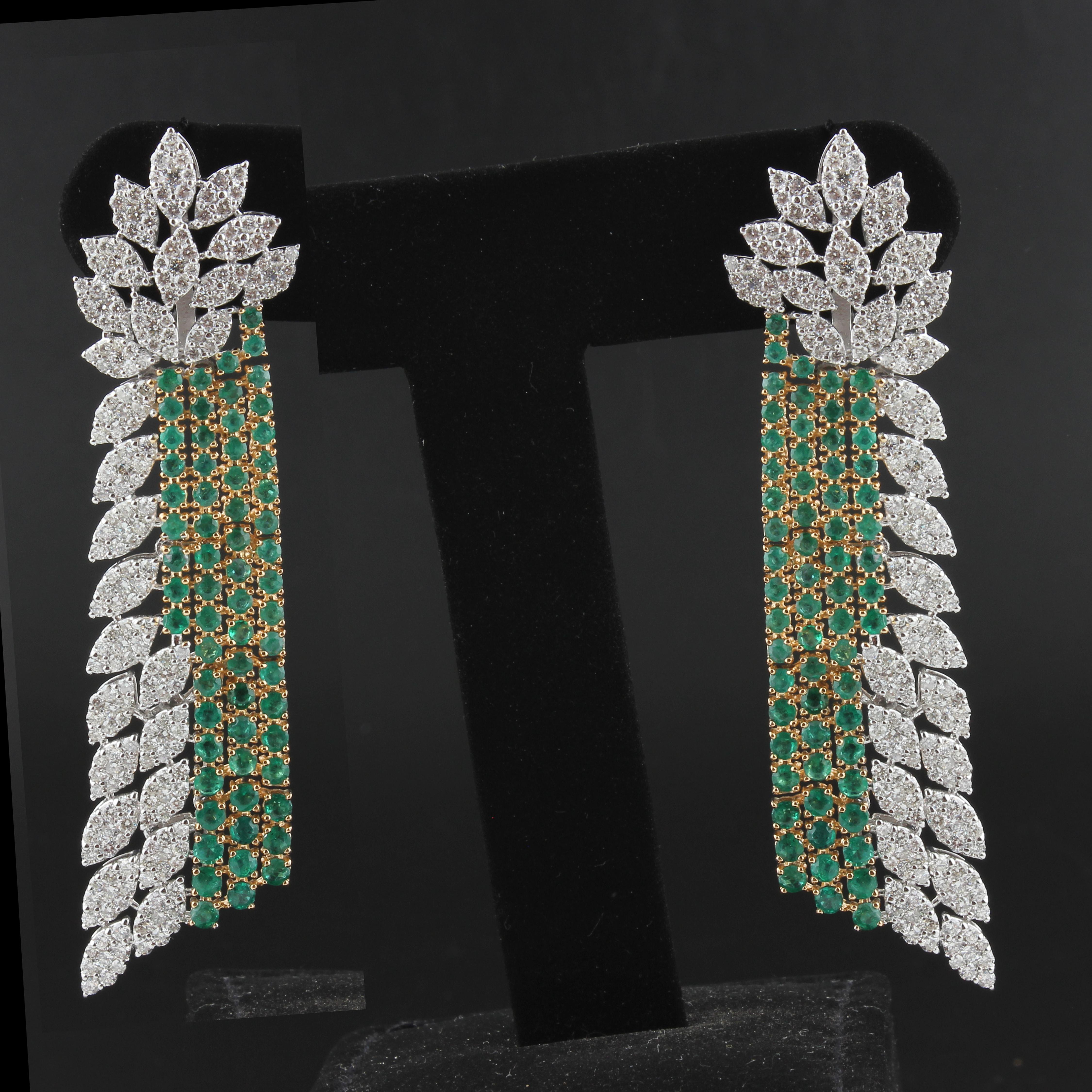 Round Cut Natural Emerald Gemstone Dangle Earrings Diamond 18 Karat Yellow Gold Jewelry For Sale