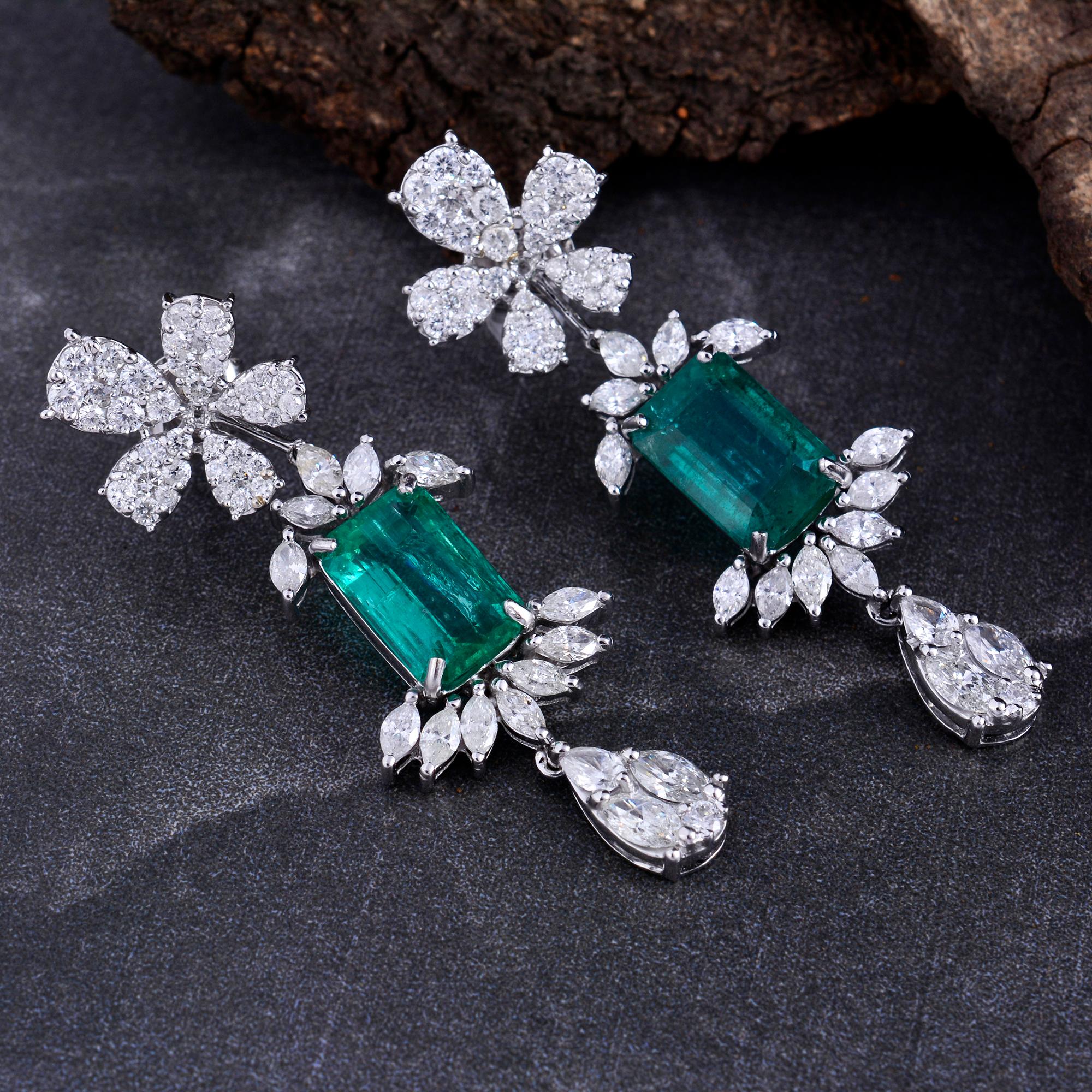 Modern Natural Emerald Gemstone Dangle Earrings Diamond 18k White Gold Fine Jewelry For Sale