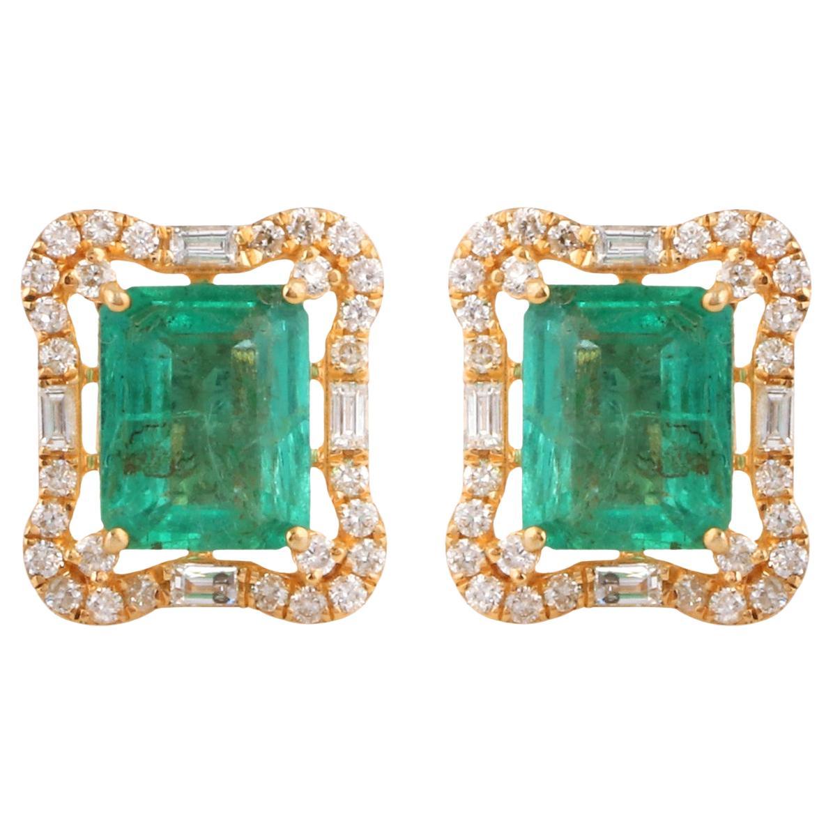 Natural Emerald Gemstone Earrings Baguette Diamond 18 Karat Yellow Gold Jewelry