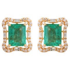 Natural Emerald Gemstone Earrings Baguette Diamond 18 Karat Yellow Gold Jewelry