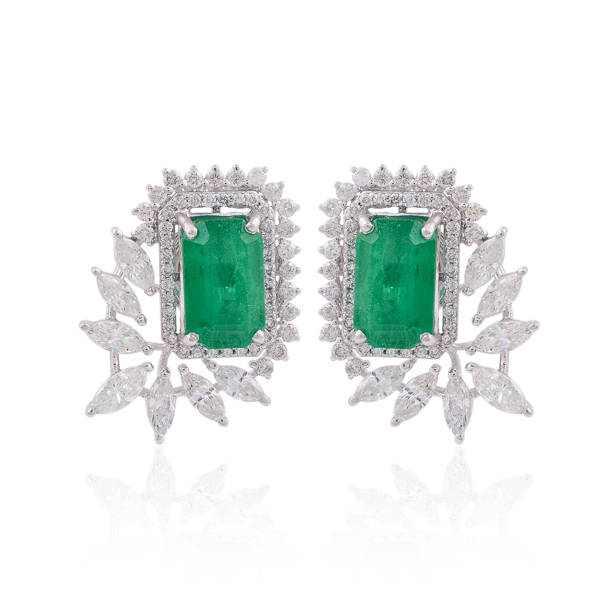 Item Code :- SEE-1093
Gross Wt. :- 6.17 gm
18k White Gold Wt. :- 4.90 gm
Natural Diamond Wt. :- 2.20 Ct. ( AVERAGE DIAMOND CLARITY SI1-SI2 & COLOR H-I )
Emerald Wt. :- 4.14 Ct.
Earrings Size :- 20.70 x 16.33 mm approx.

✦