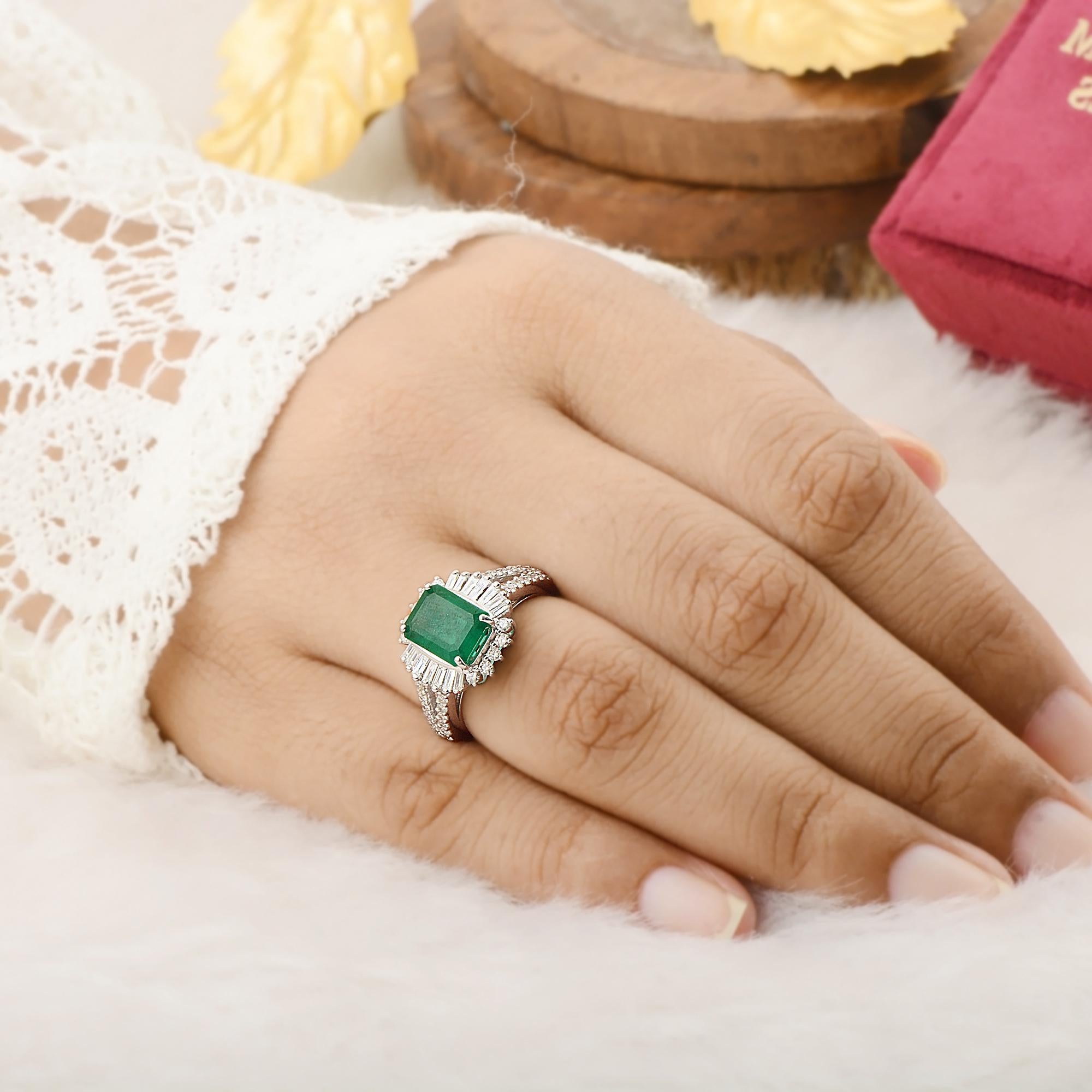 Women's Natural Emerald Gemstone Fine Cocktail Ring Baguette Diamond 10 Karat White Gold For Sale