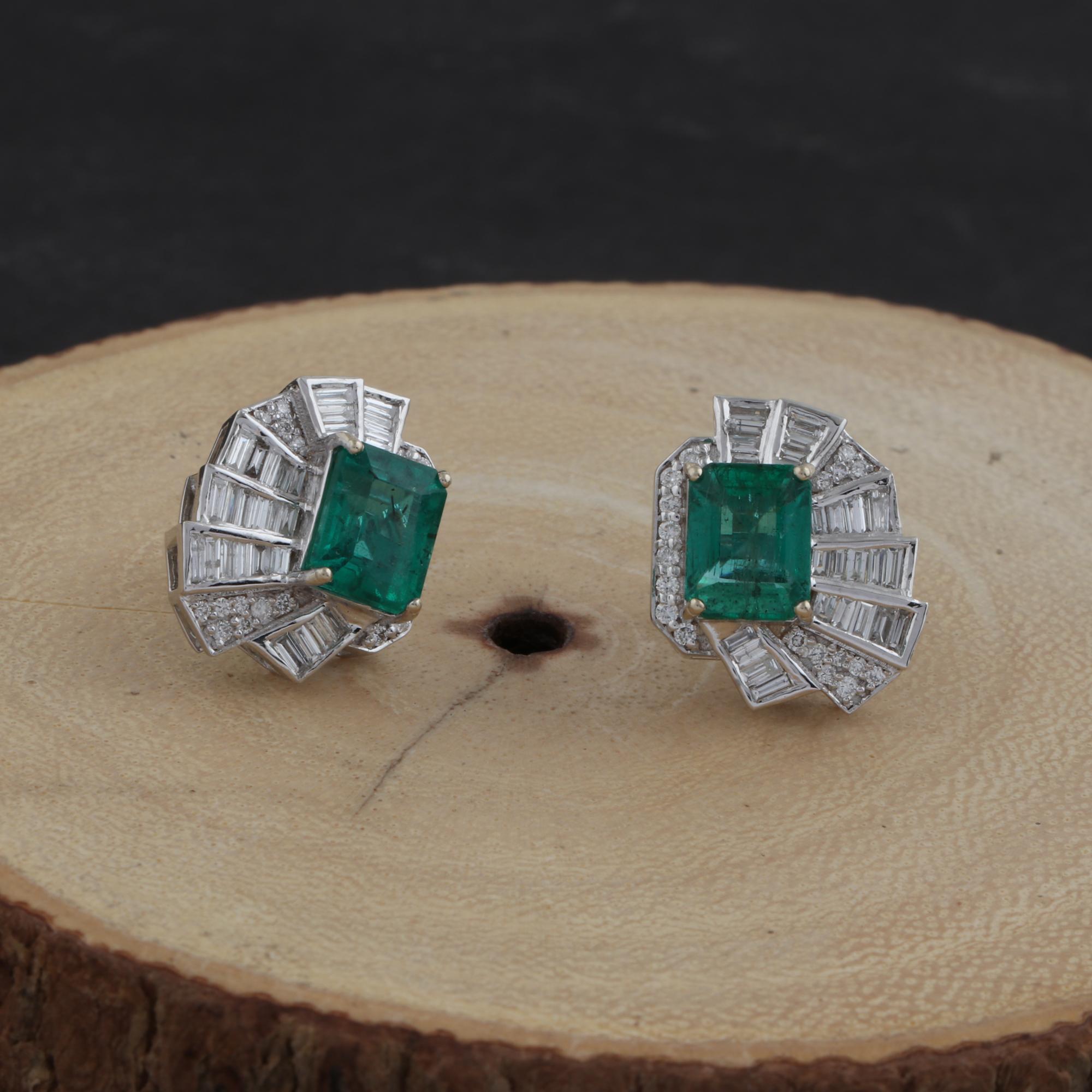Modern Natural Emerald Gemstone Fine Stud Earrings Baguette Diamond 18 Karat White Gold For Sale