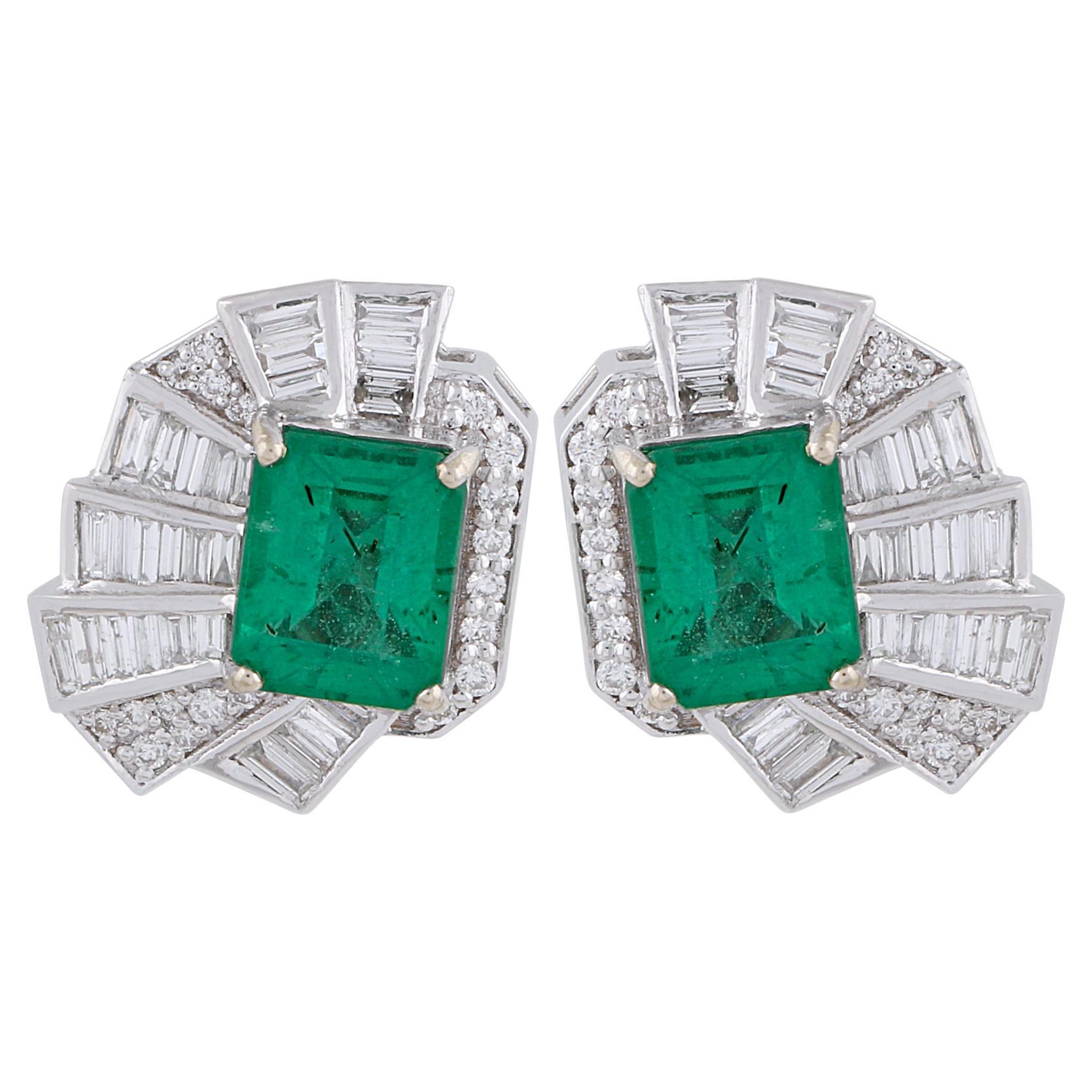 Natural Emerald Gemstone Fine Stud Earrings Baguette Diamond 18 Karat White Gold For Sale