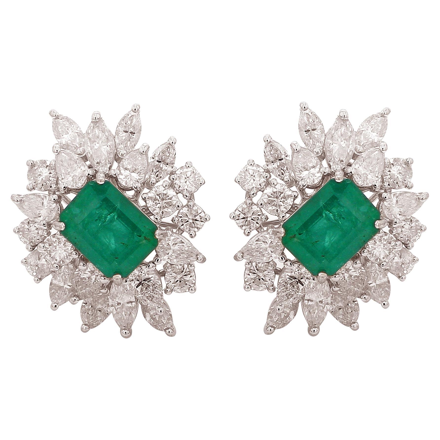 Cushion Natural Emerald Gemstone Fine Stud Earrings Diamond 18 Karat