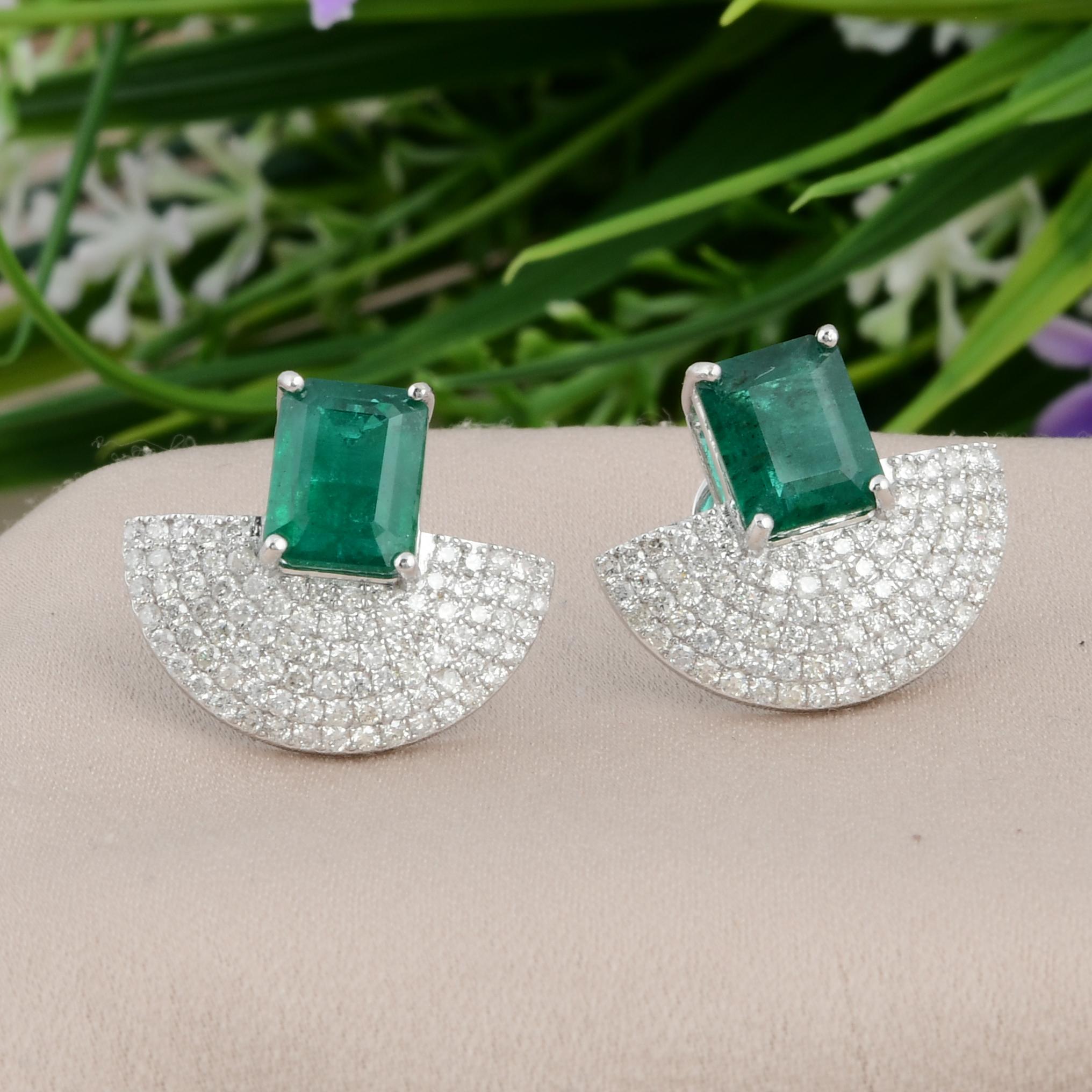 Item Code :- SEE-12790A
Gross Wt. :- 8.92 gm
18k White Gold Wt. :- 7.44 gm
Natural Diamond Wt. :- 1.12 Ct. ( AVERAGE DIAMOND CLARITY SI1-SI2 & COLOUR H-I )
Zambian Emerald Wt. :- 6.28 Ct. 
Earrings Length :- 19 mm approx.

✦