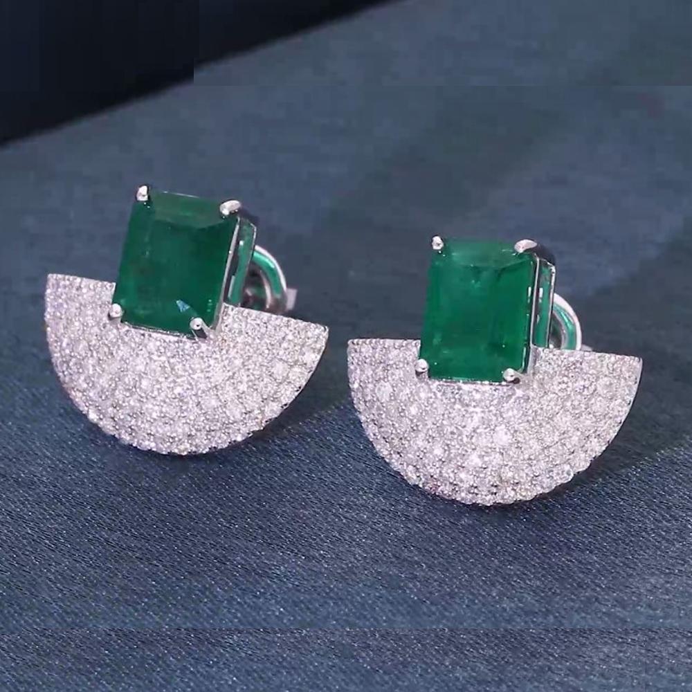 Modern Spectrum Jewels Natural Emerald Hand Fan Stud Earrings Diamond 18kt White Gold For Sale