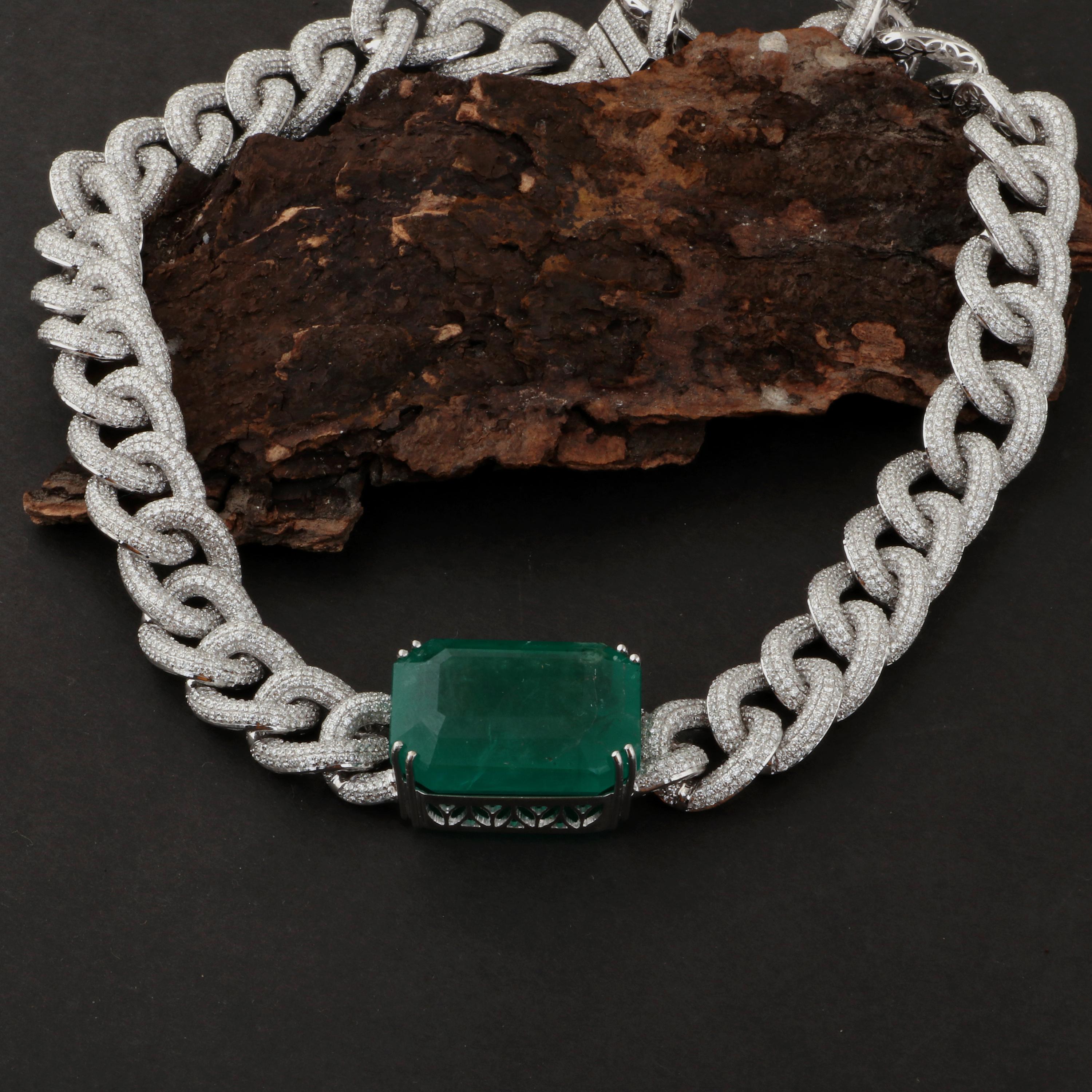 Modern Natural Emerald Gemstone Necklace Diamond 18 Karat White Gold Handmade Jewelry For Sale